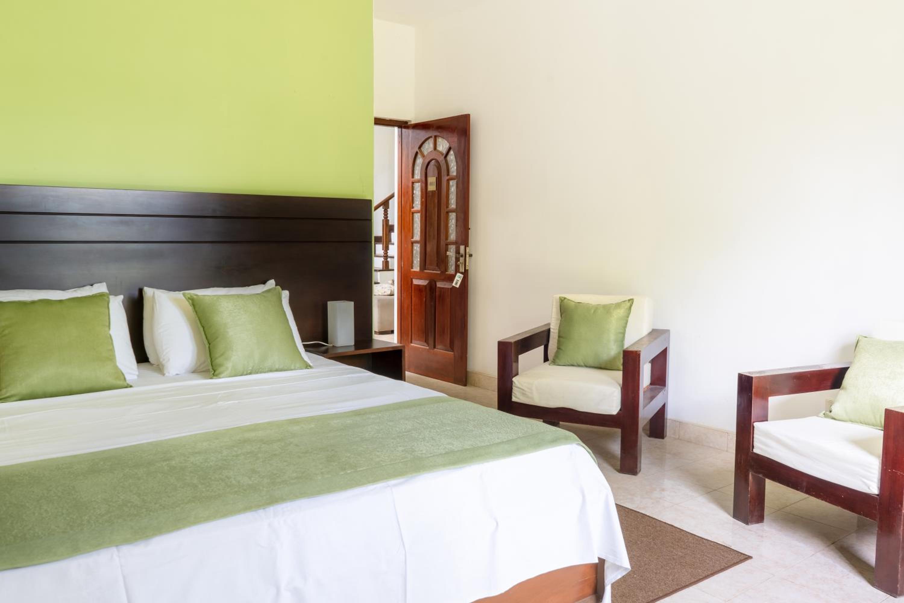 Double or Twin Room with Garden View photo 3