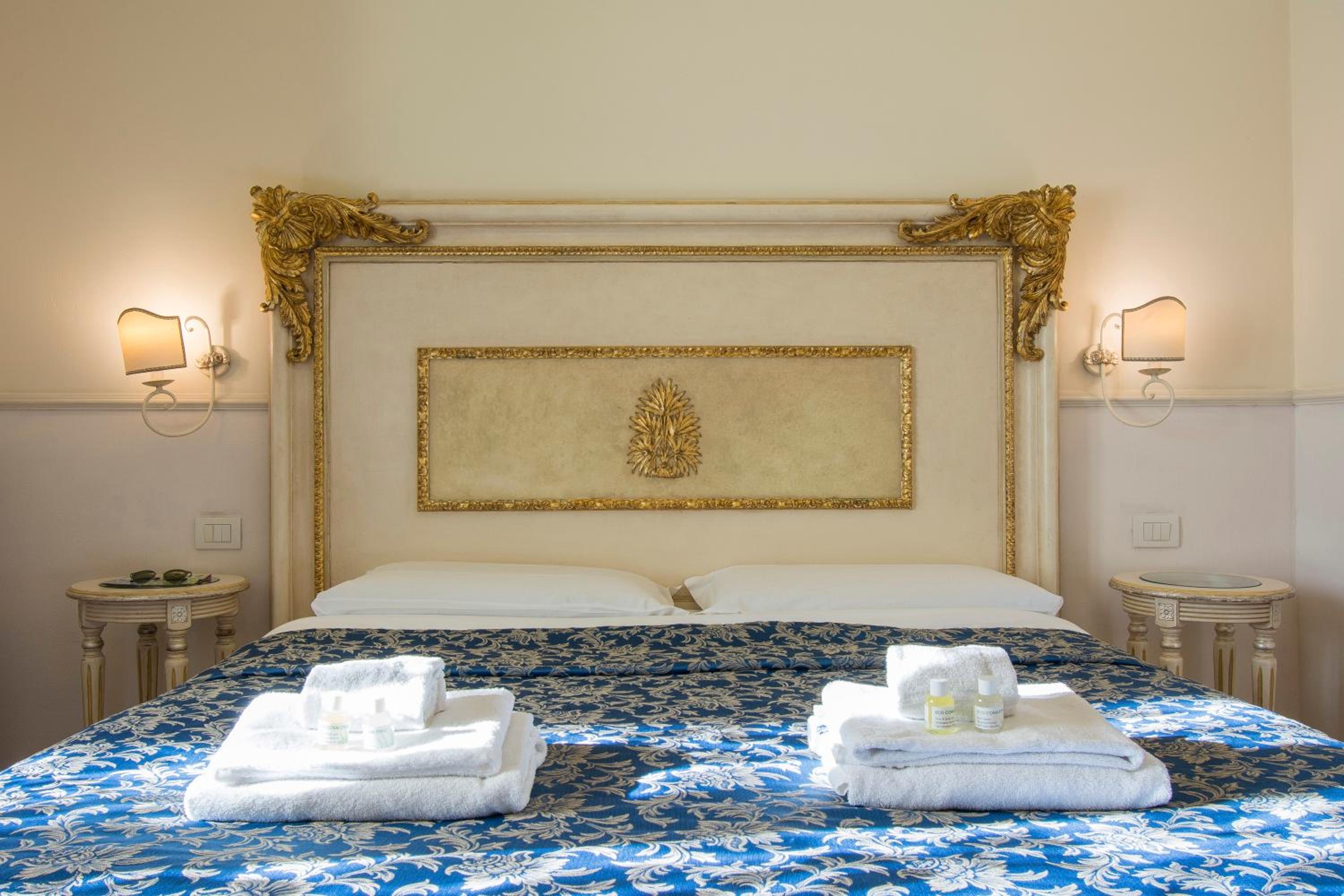 Double or Twin Room with Garden View photo 2