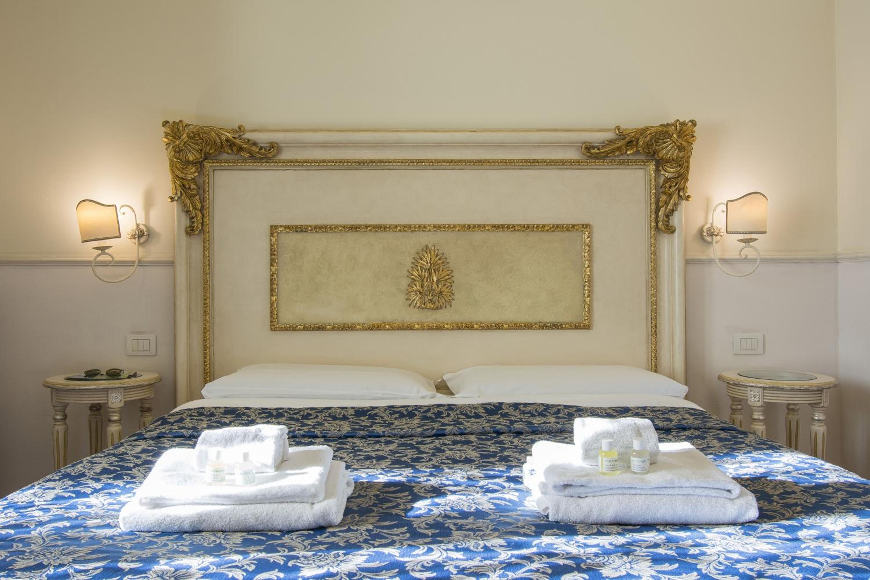 Double or Twin Room with Garden View photo 3