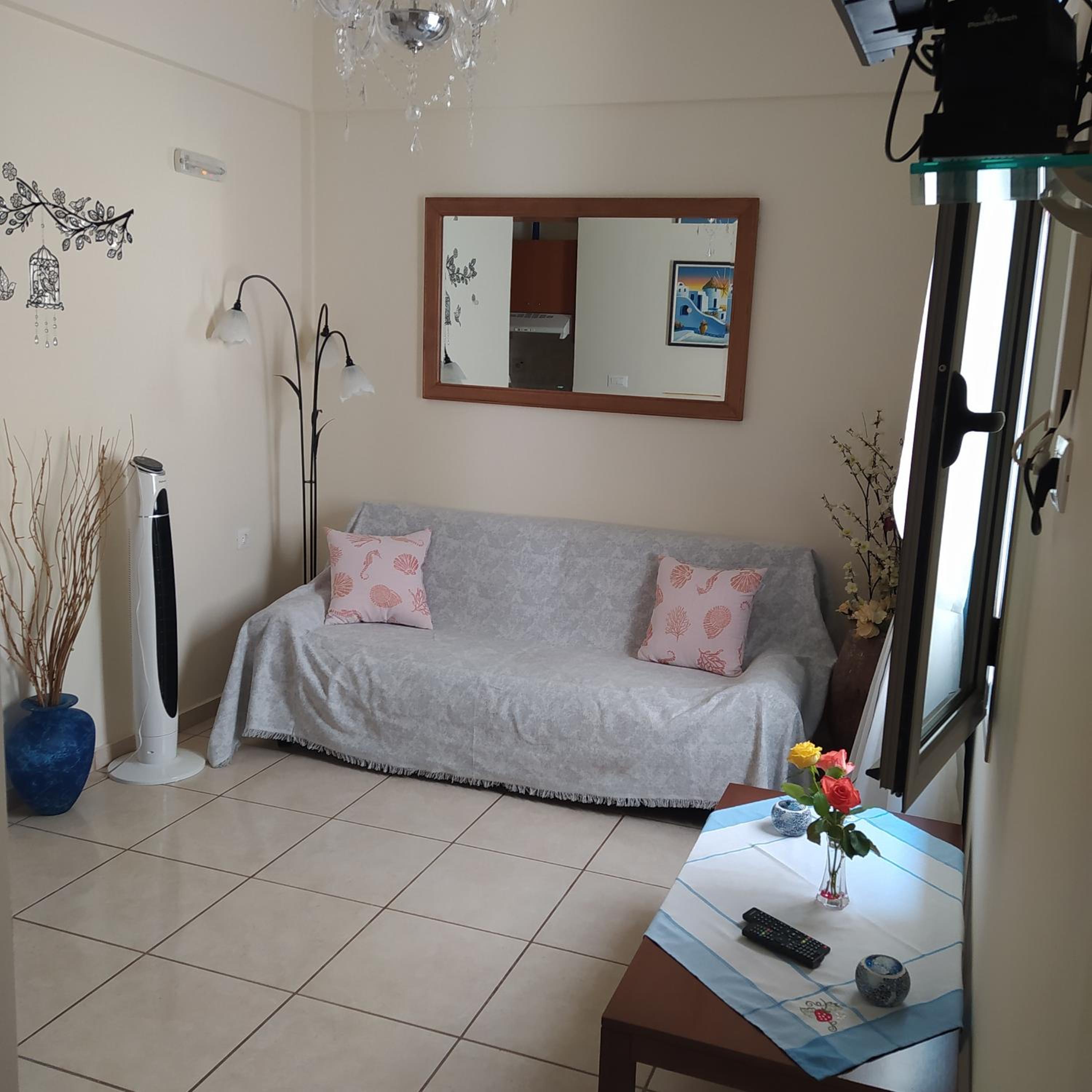 One-Bedroom Apartment with Side Sea View