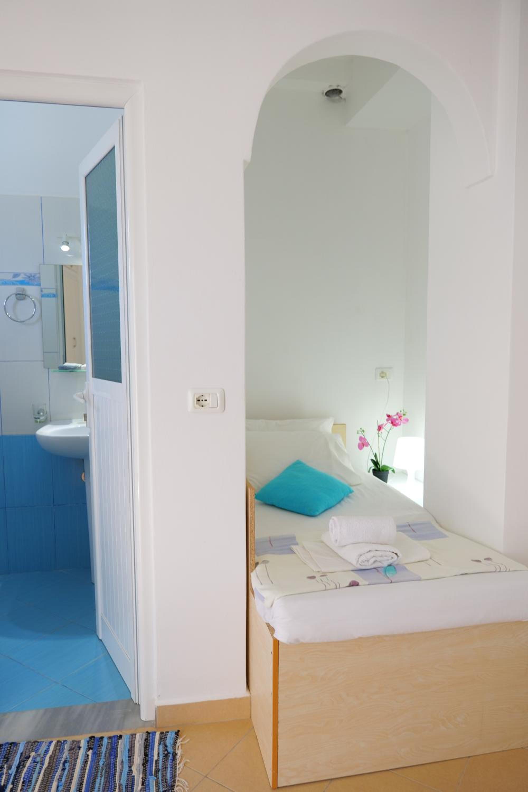 Triple Room with Balcony photo 1