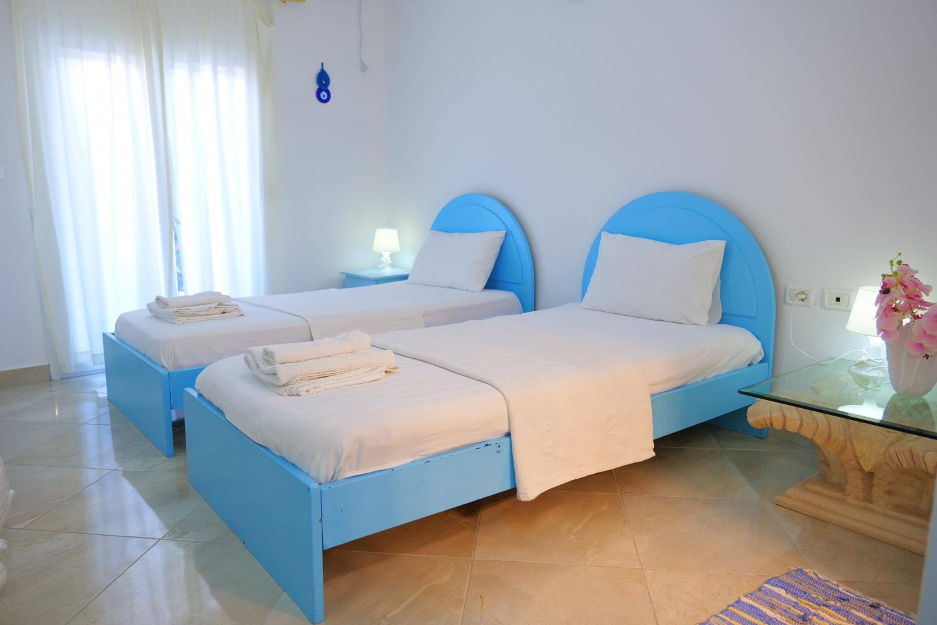 Standard Twin Room photo 3