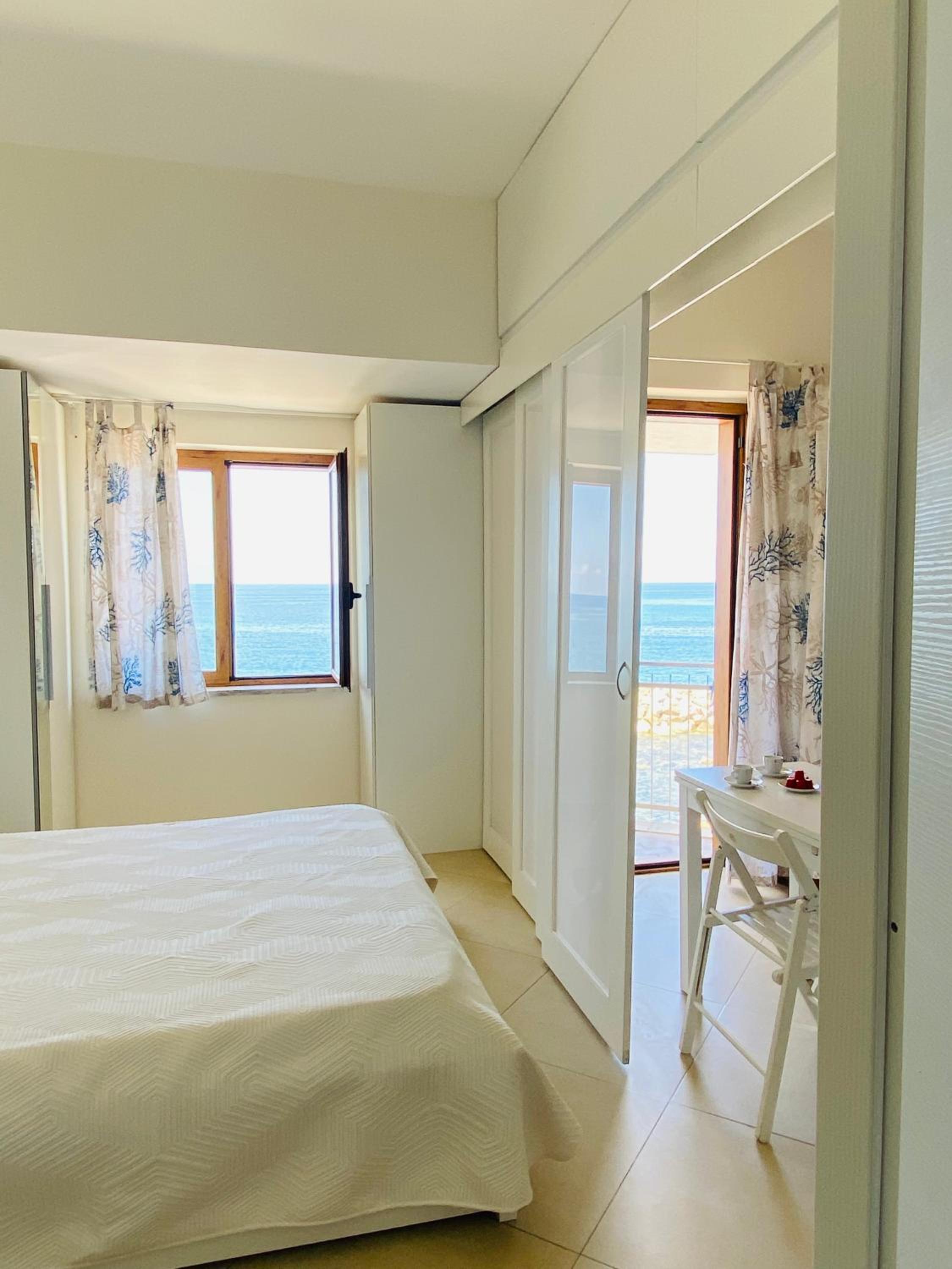 Studio Apartment photo 1