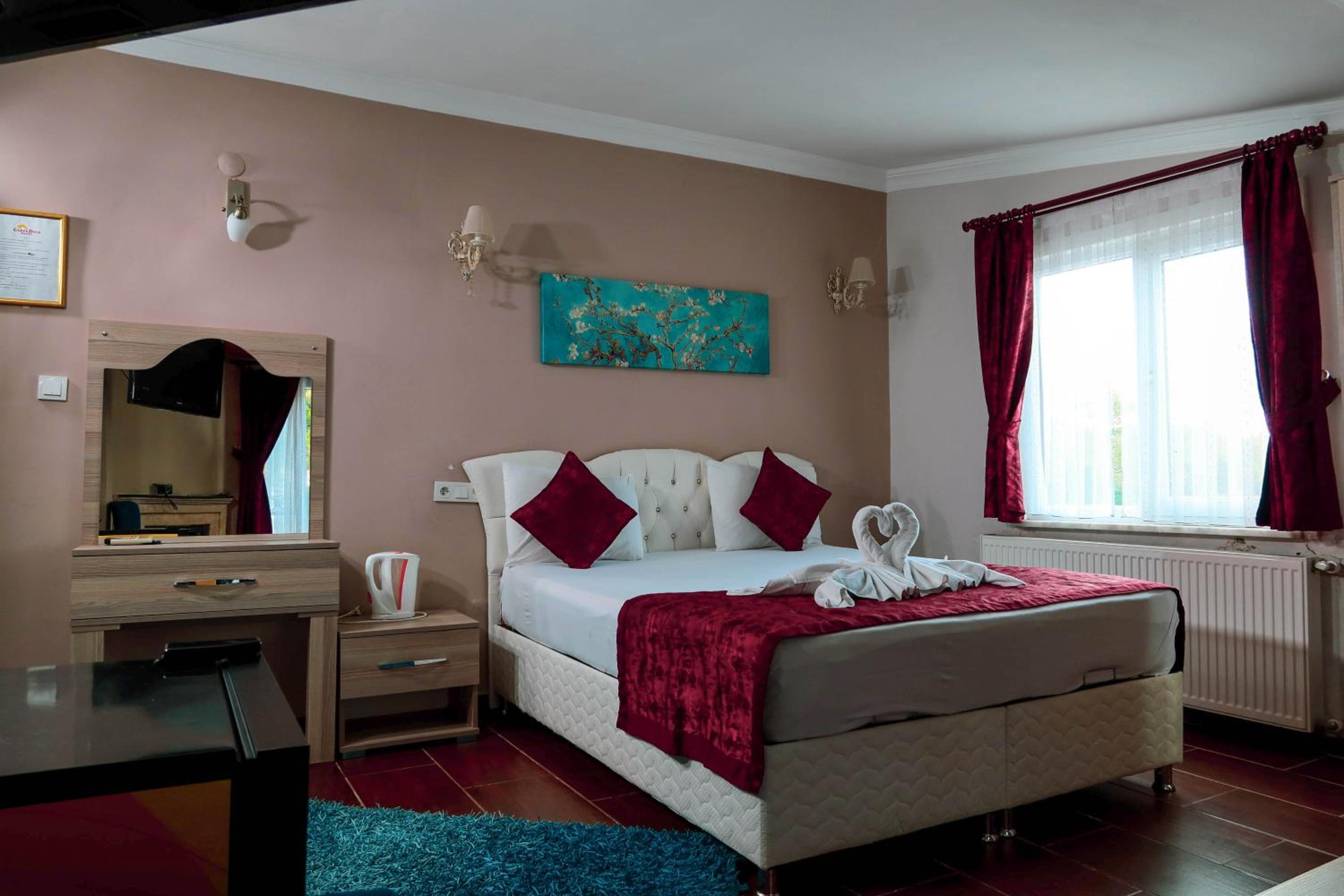 Suite with Lake View - Photo 12