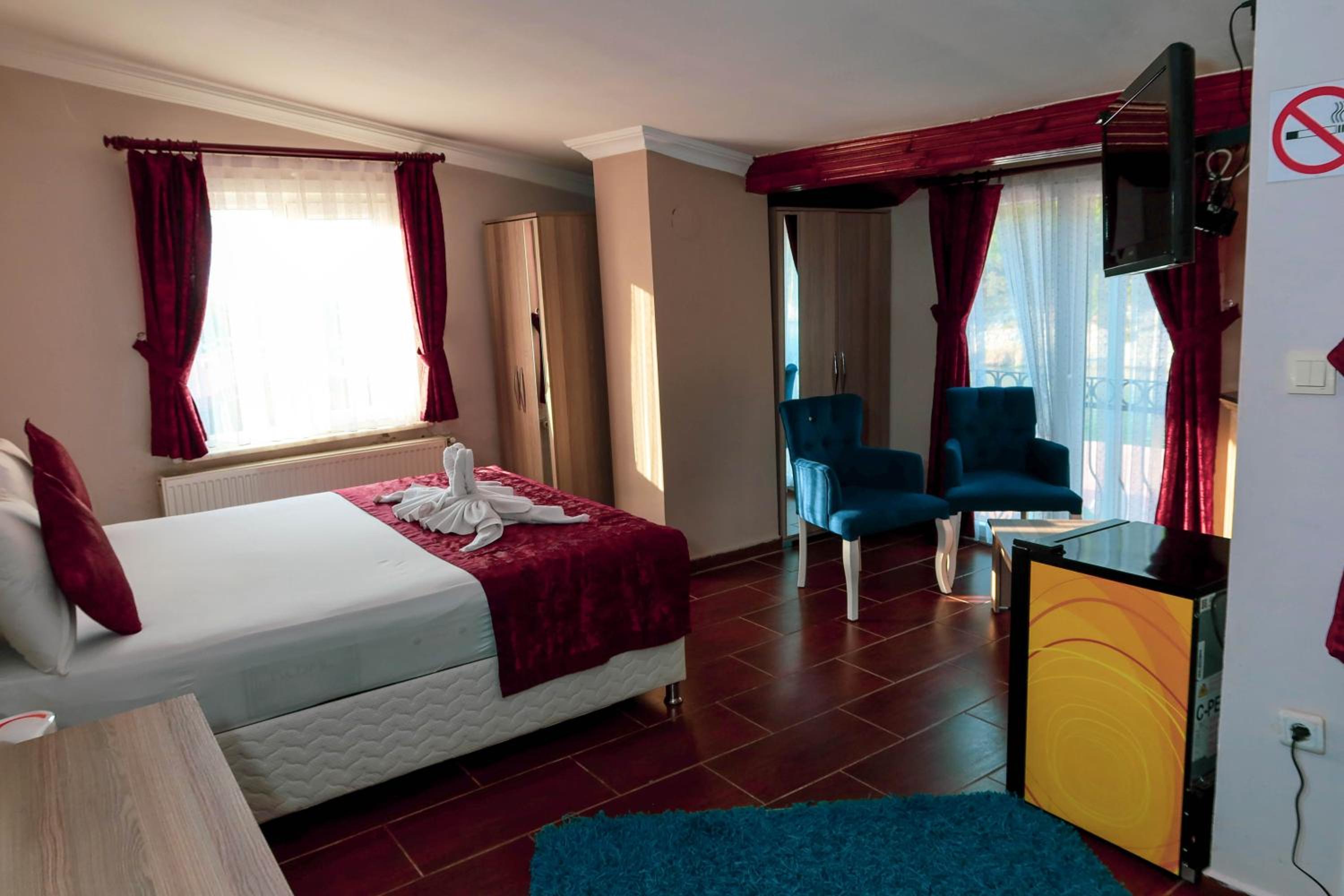 Suite with Lake View - Photo 16