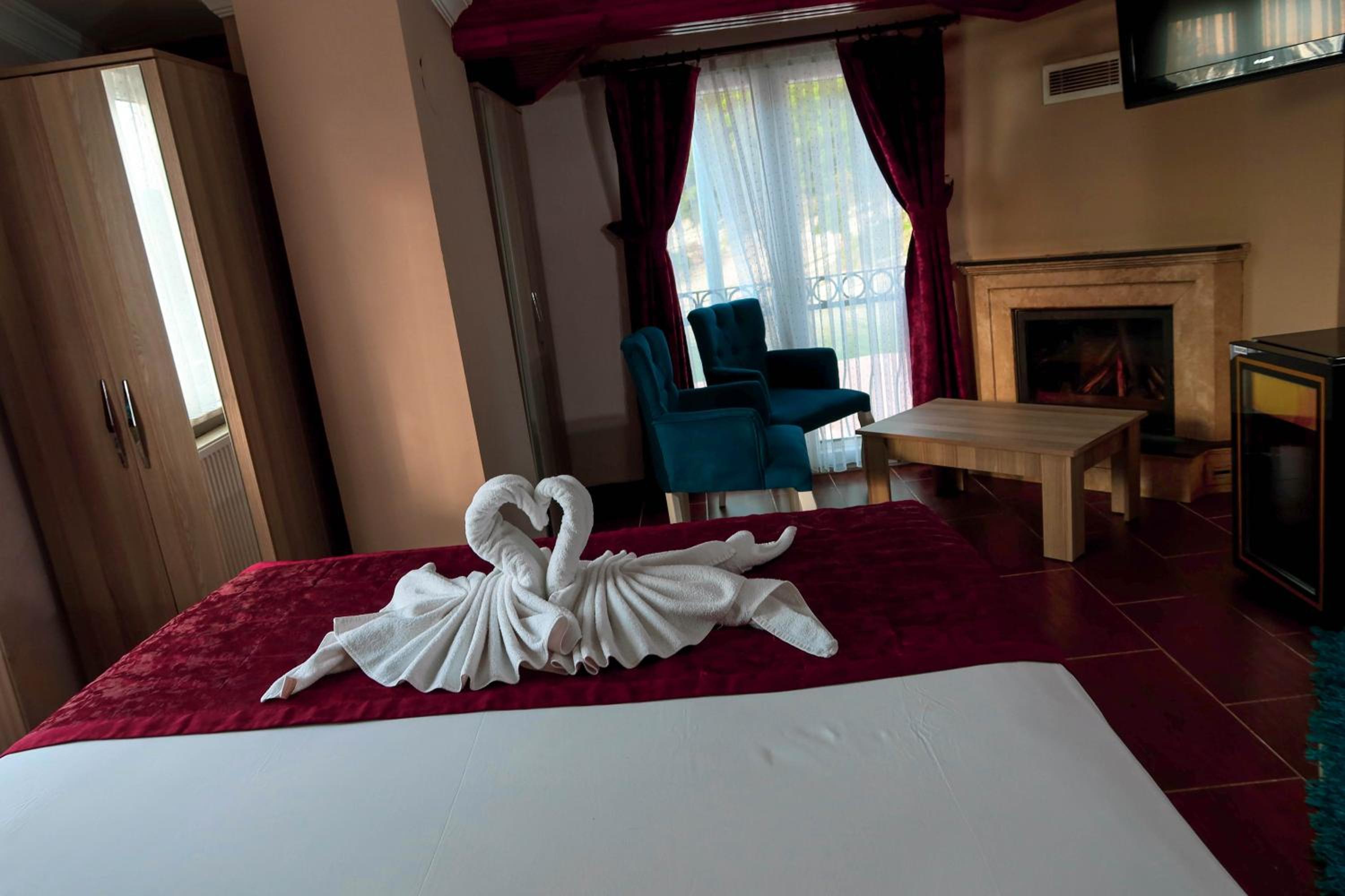 Suite with Lake View - Photo 20