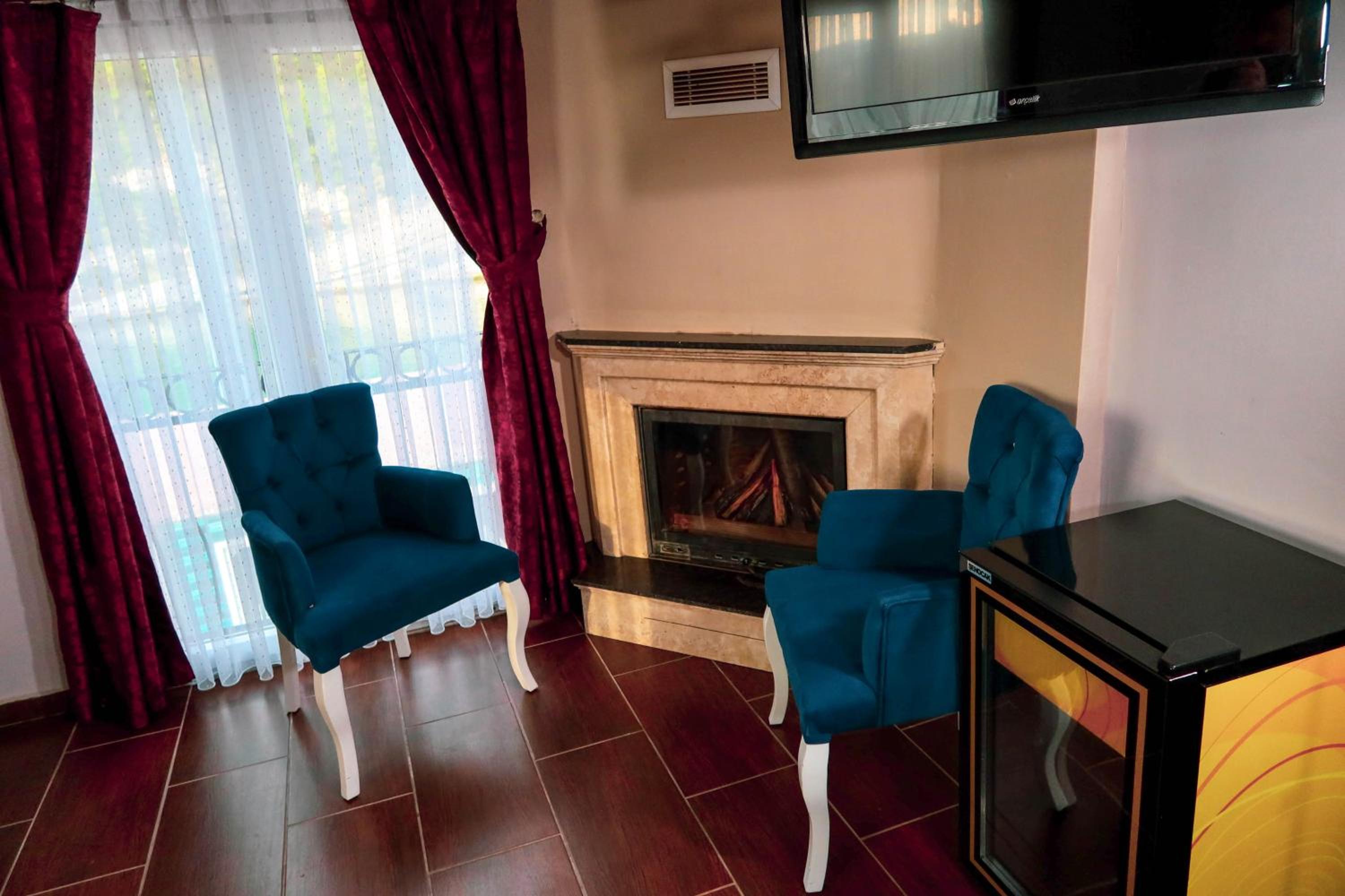 Suite with Lake View - Photo 6