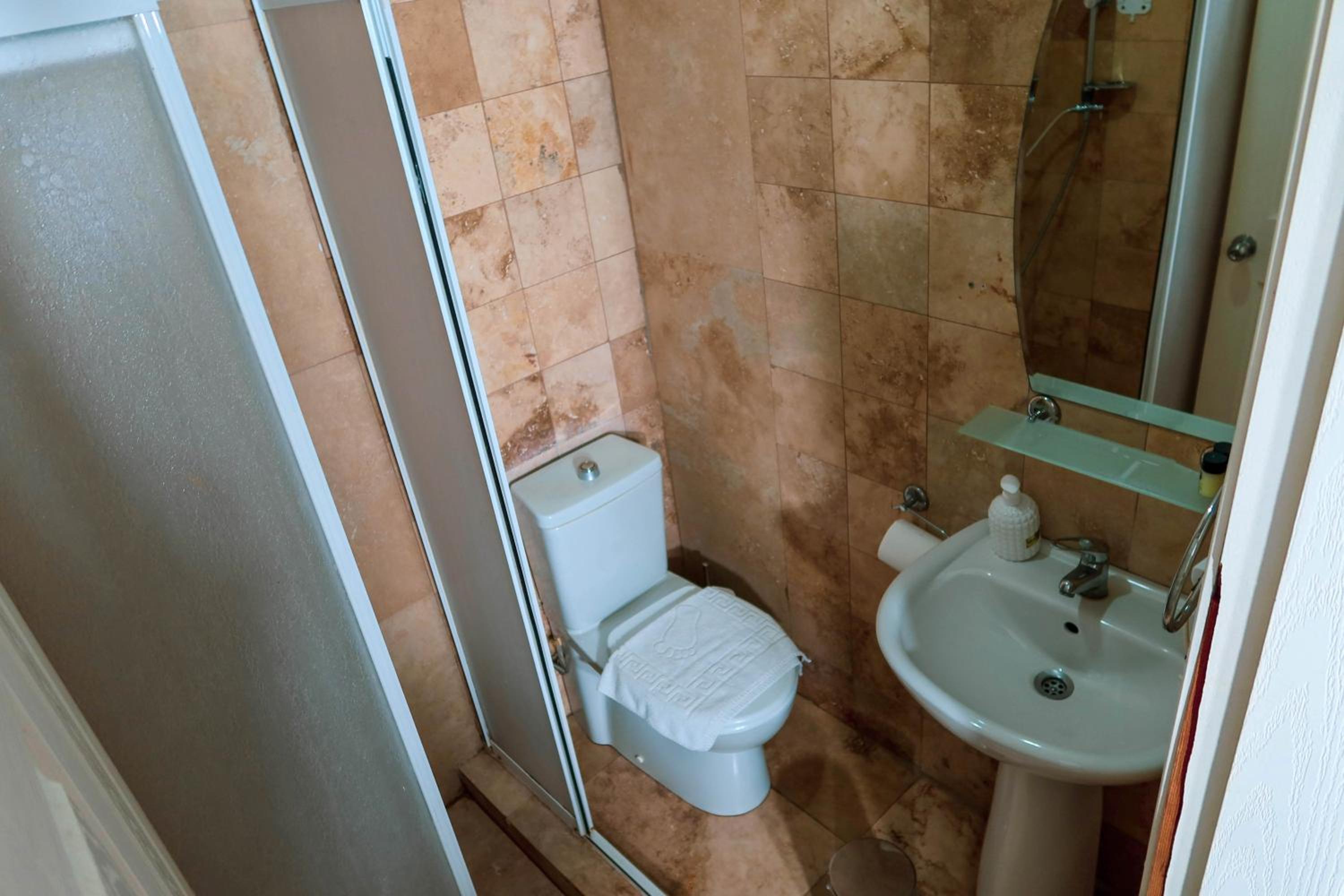 Suite with Lake View - Photo 11