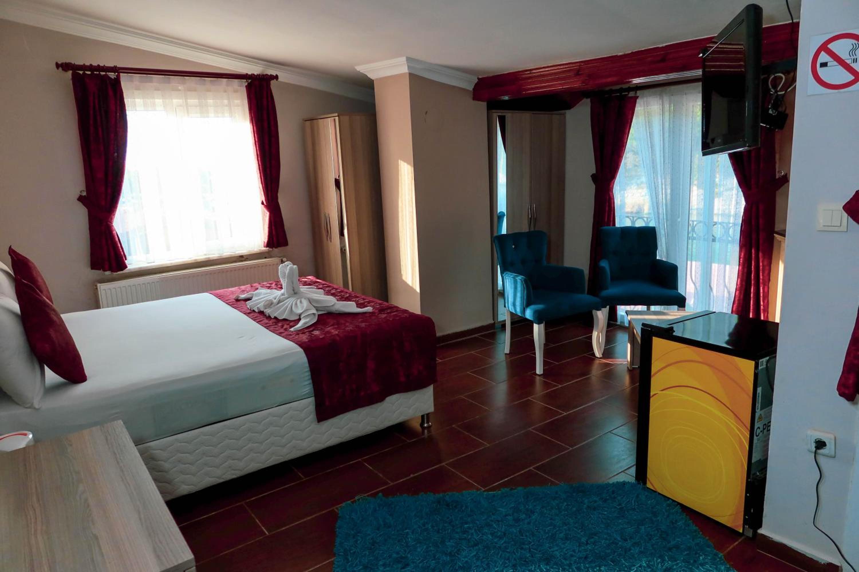 Suite with Lake View - Photo 10