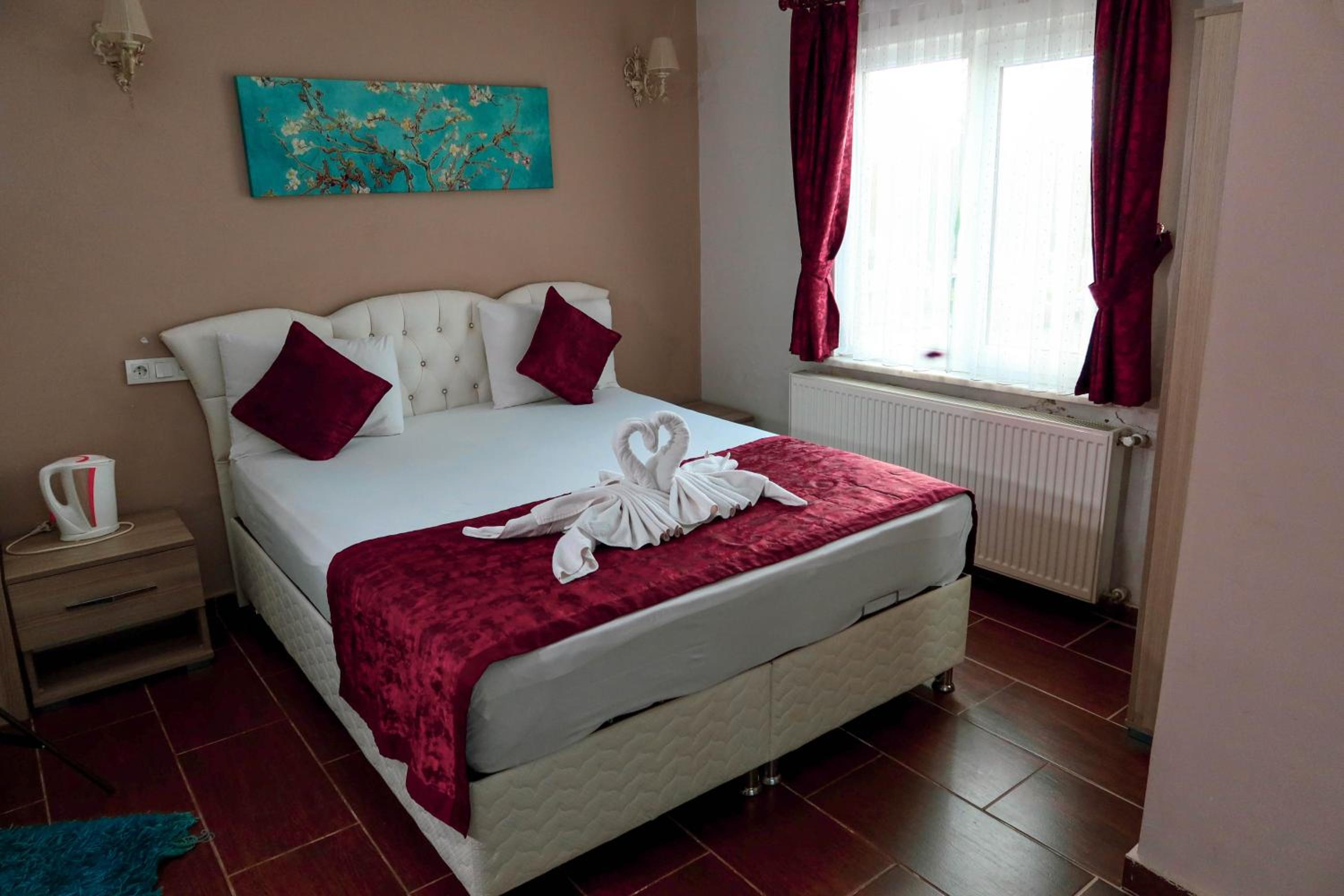 Suite with Lake View - Photo 1