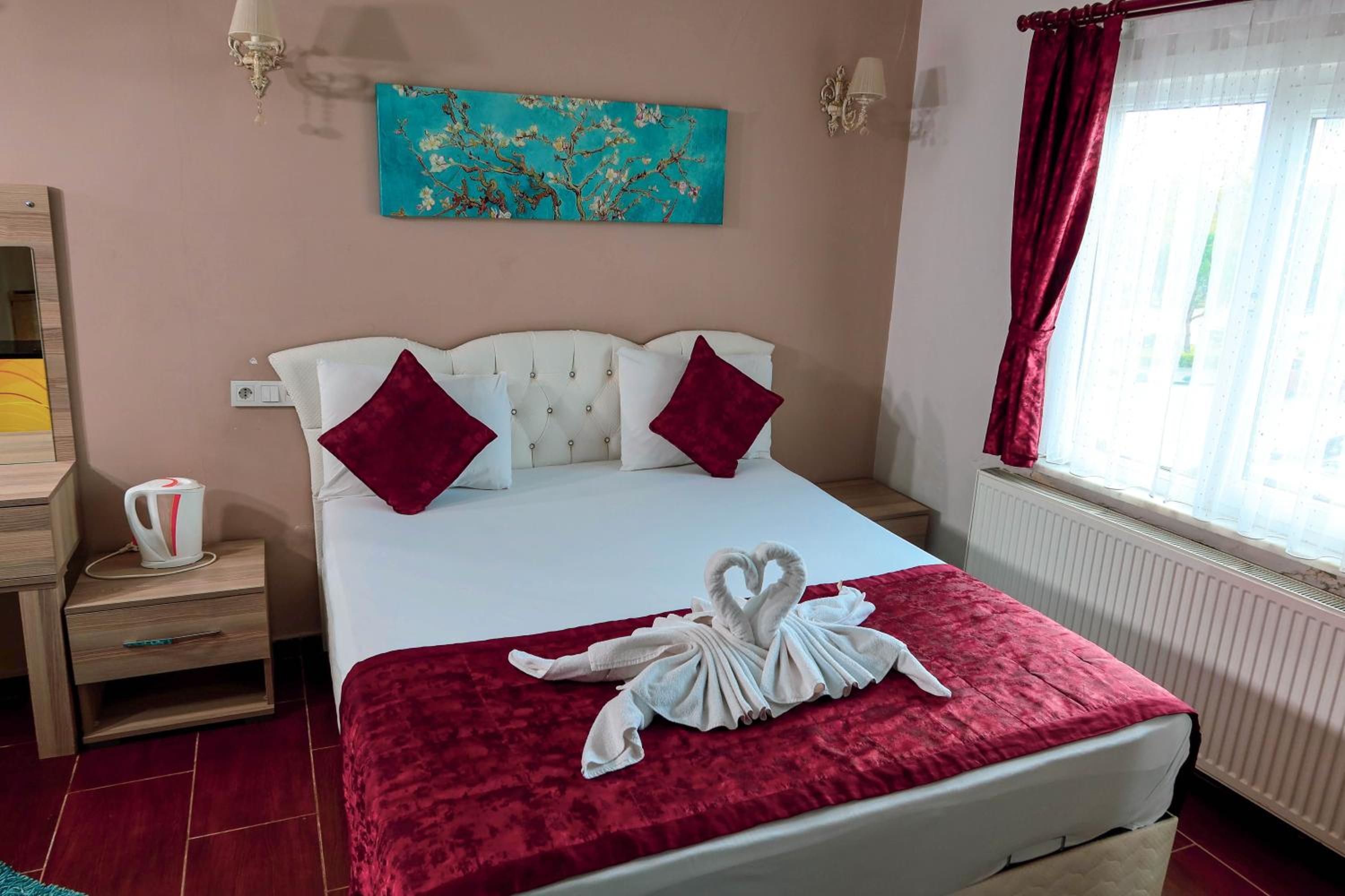 Suite with Lake View - Photo 3