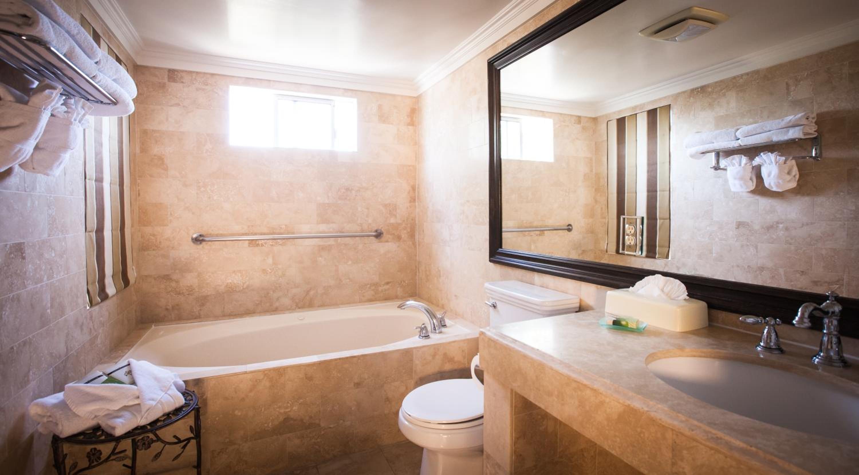 Queen Suite with Two Queen Beds and Balcony - Non-Smoking