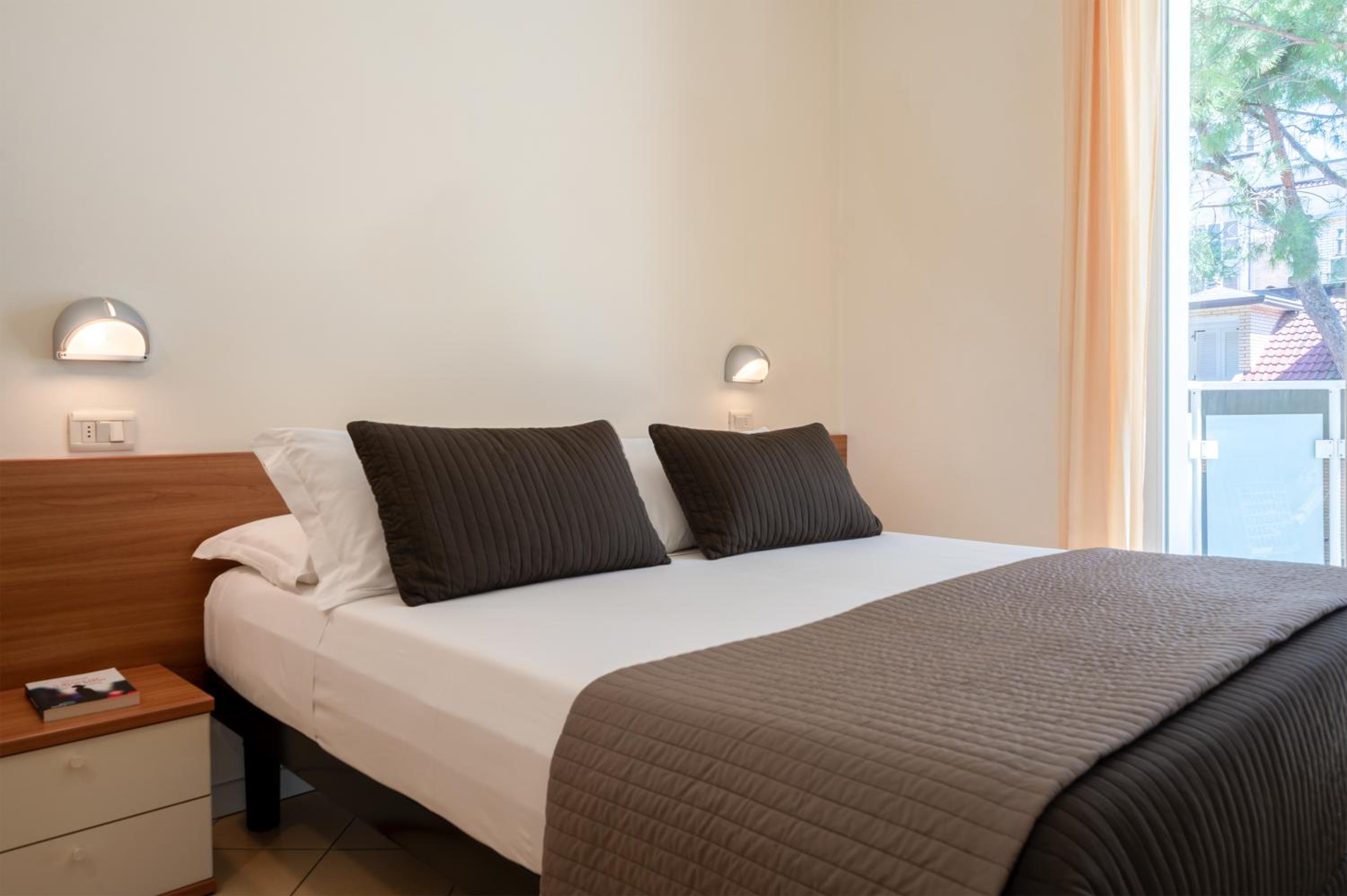 Superior One-Bedroom Apartment photo 3