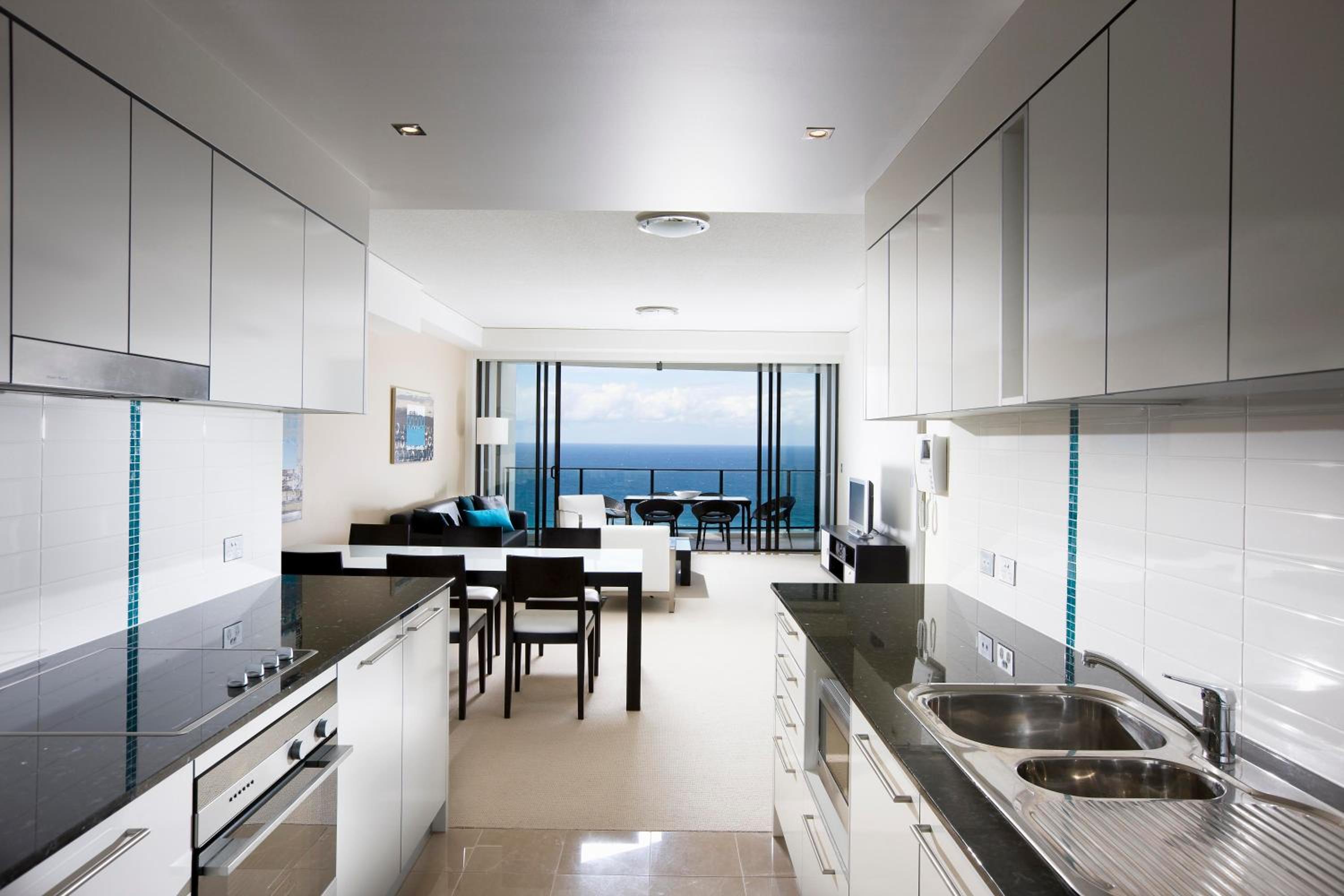 Three-Bedroom Ocean Suite - Photo 11