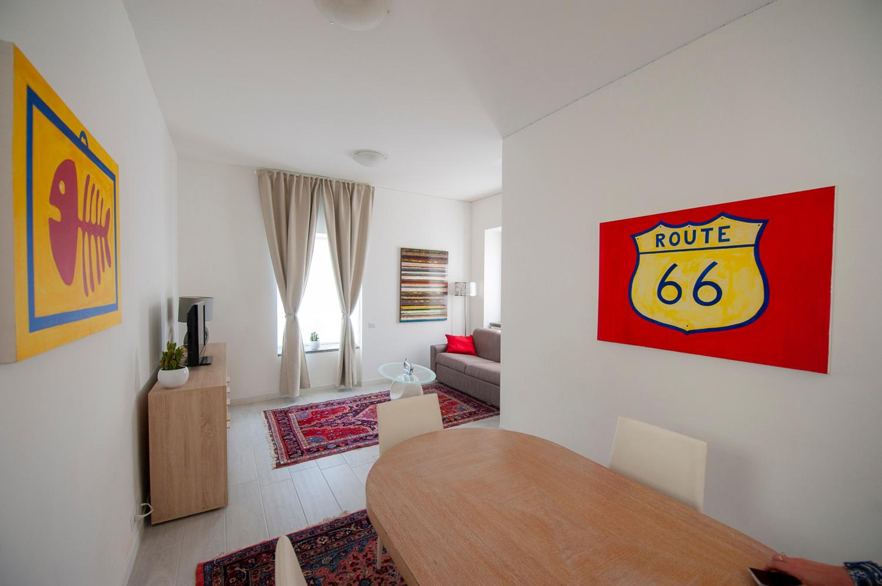 One-Bedroom Apartment photo 1