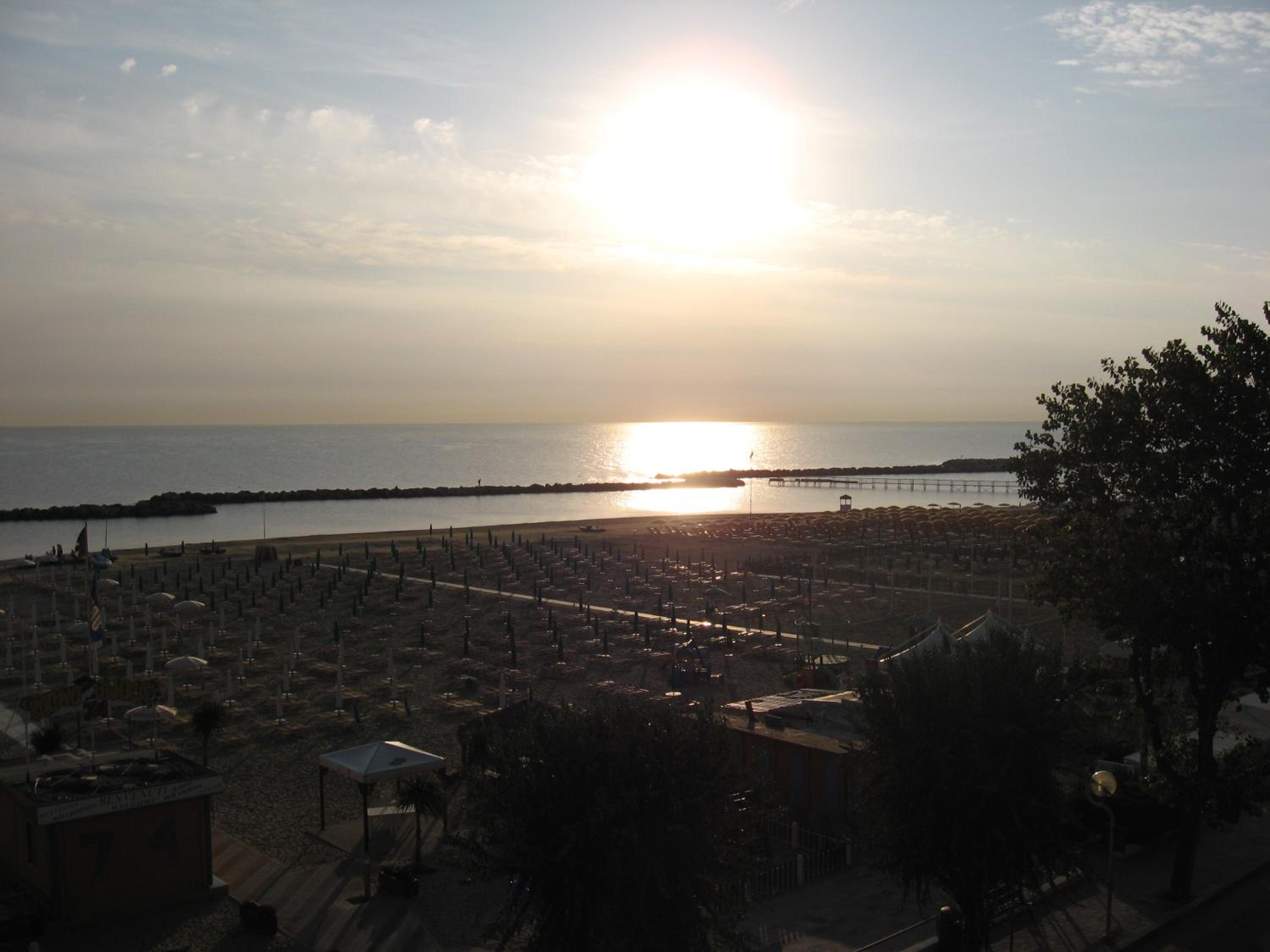 Double Room with Sea View - Photo 2