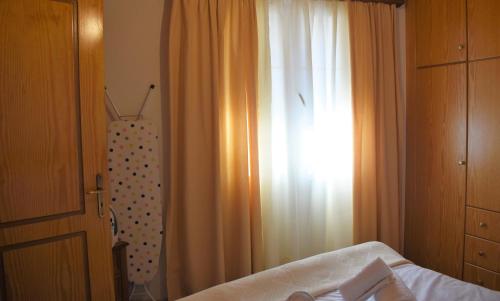 Two-Bedroom House - Photo 11