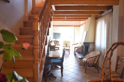 Two-Bedroom House - Photo 9