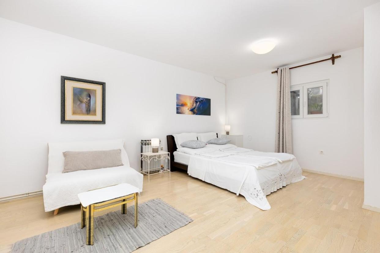 Apartment with Terrace photo 3