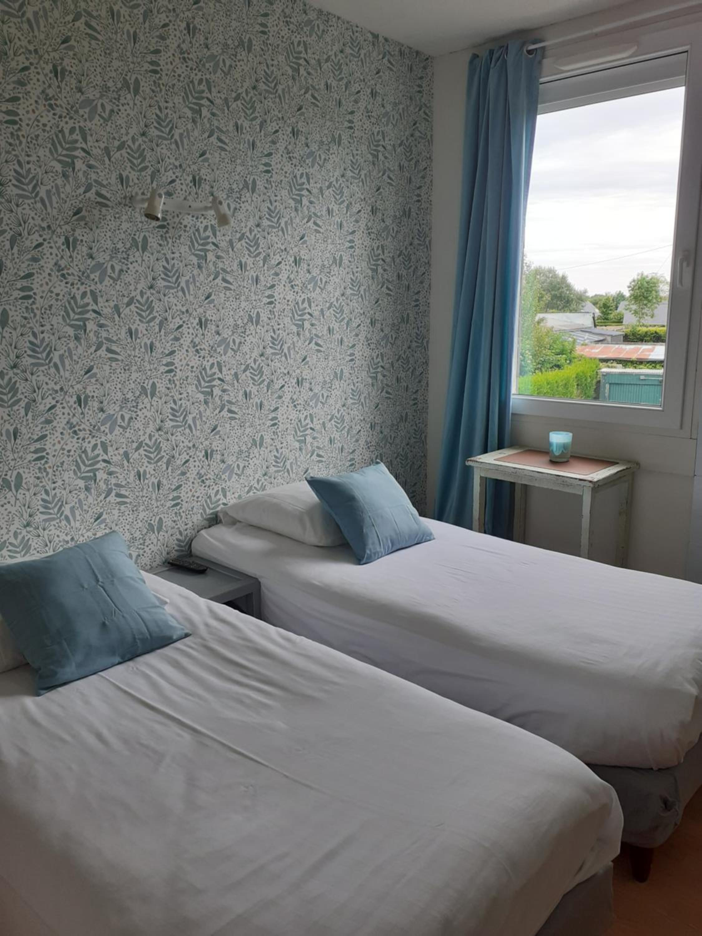 Twin Room with Shared Bathroom photo 1