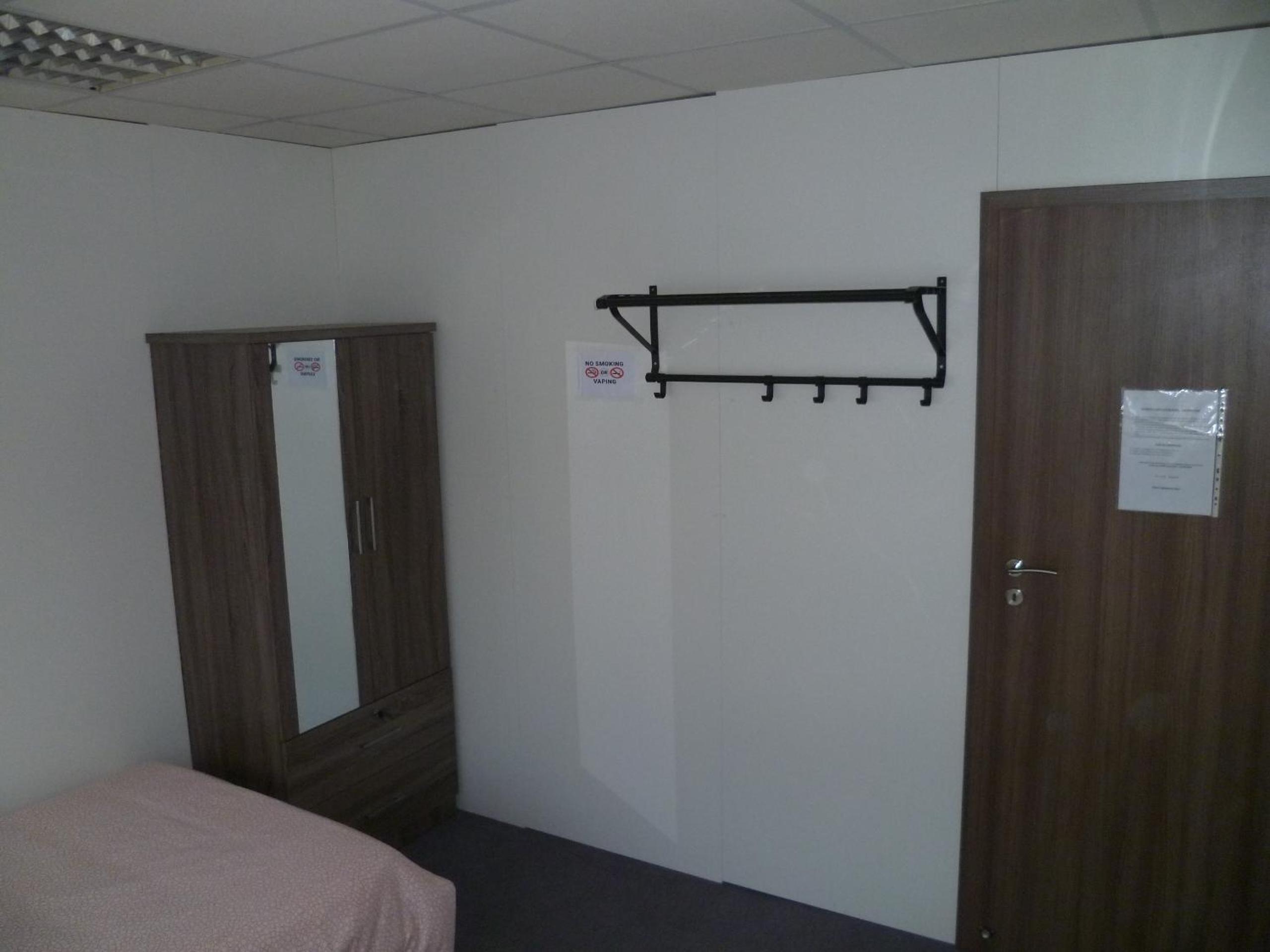 Small Twin Room photo 2