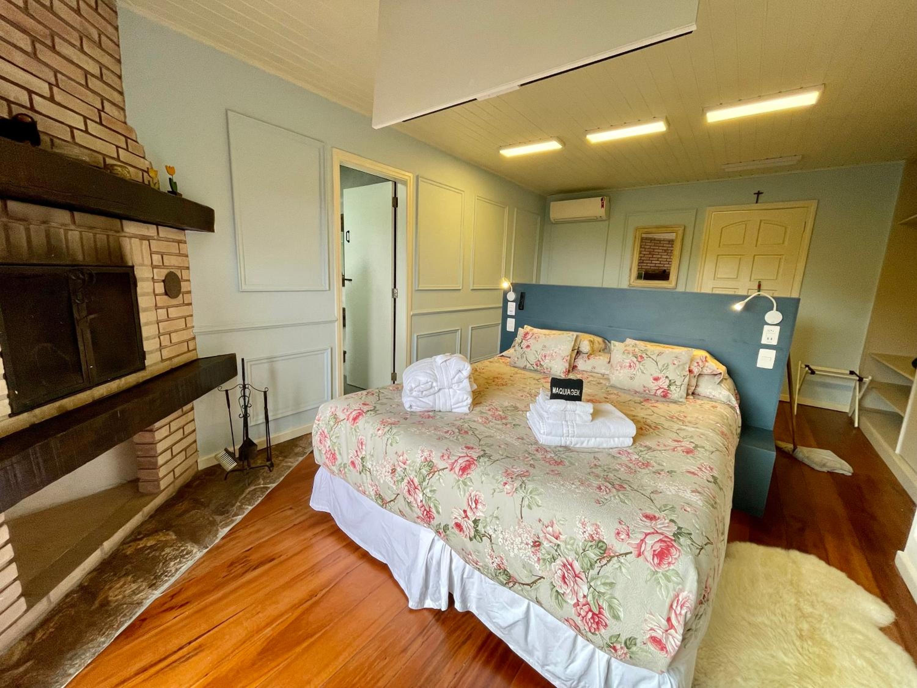  Double Room with Bath - Photo 1