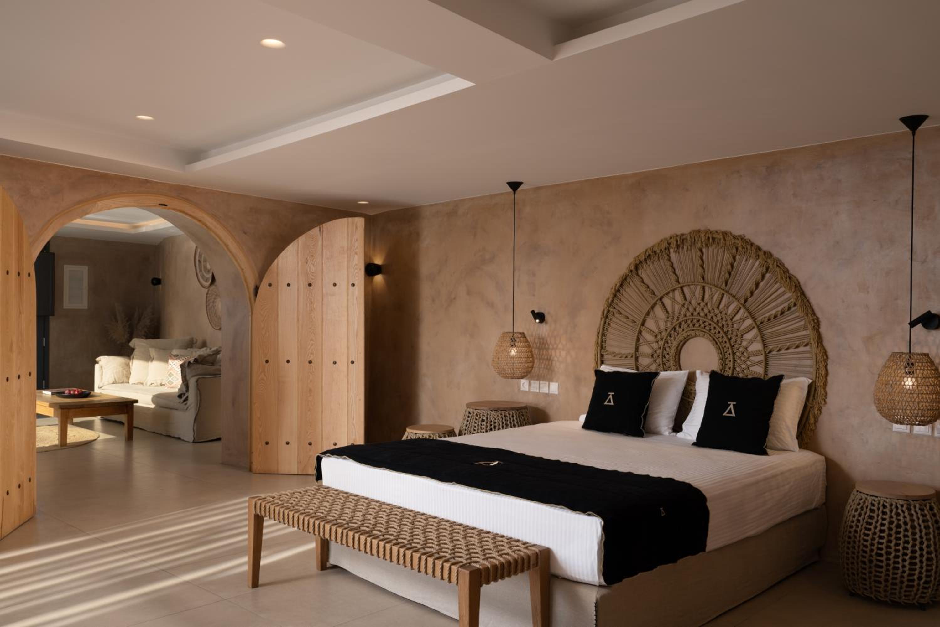 Premium Suite with Private Pool (Ftelia)