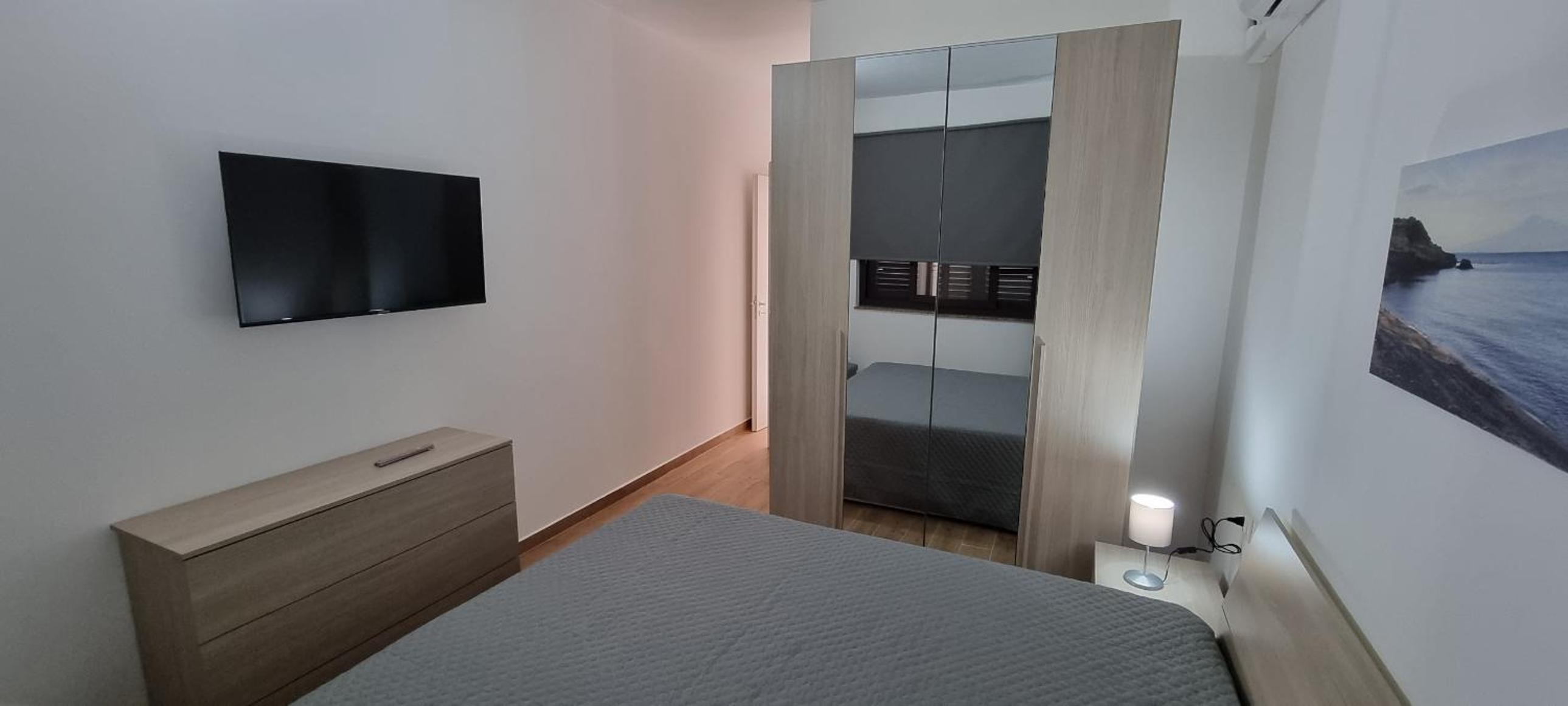 One-Bedroom House photo 1