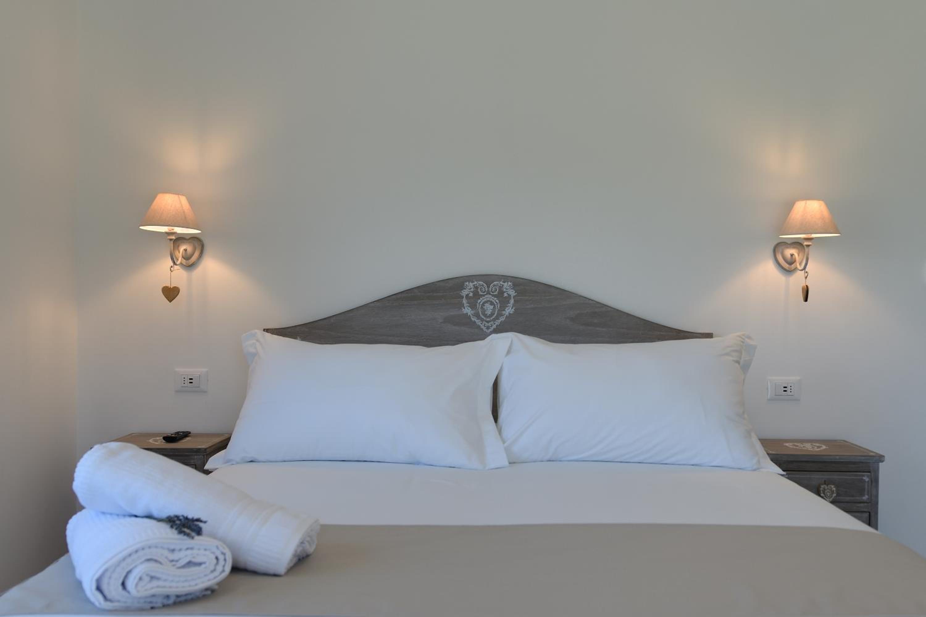 Deluxe Double or Twin Room with Lake View photo 1