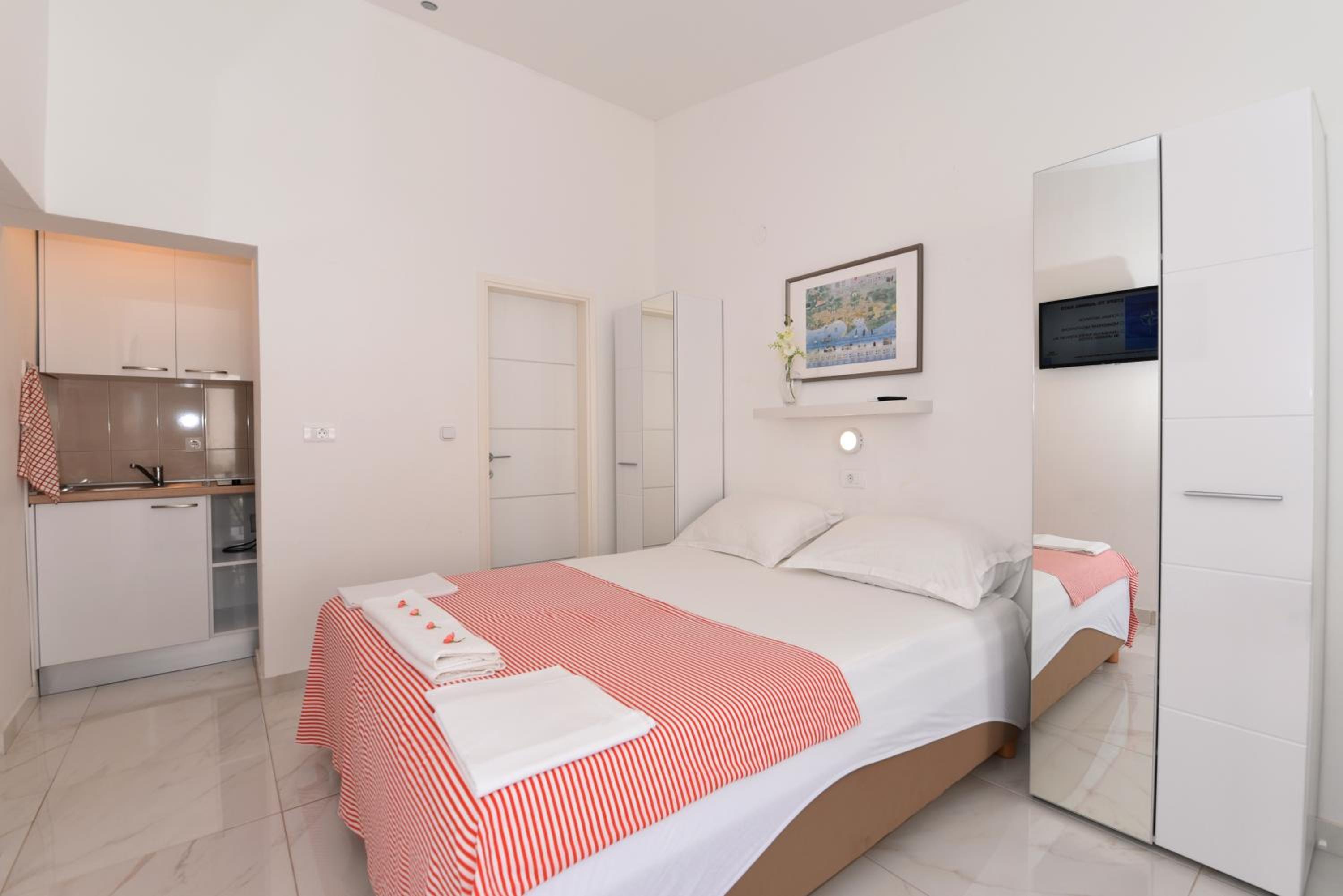 Standard Twin Room photo 2
