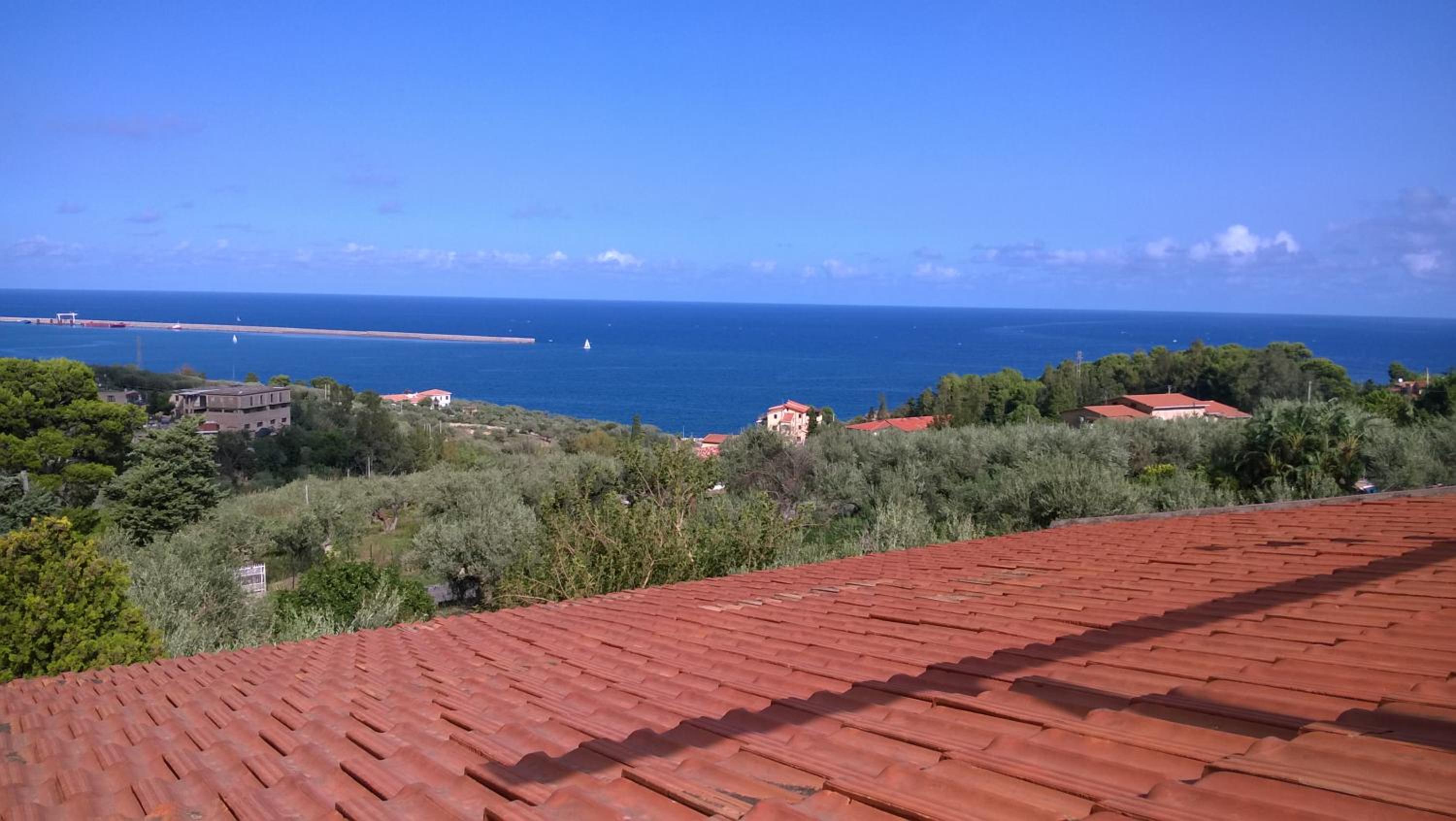 Three-Bedroom Villa - Photo 4