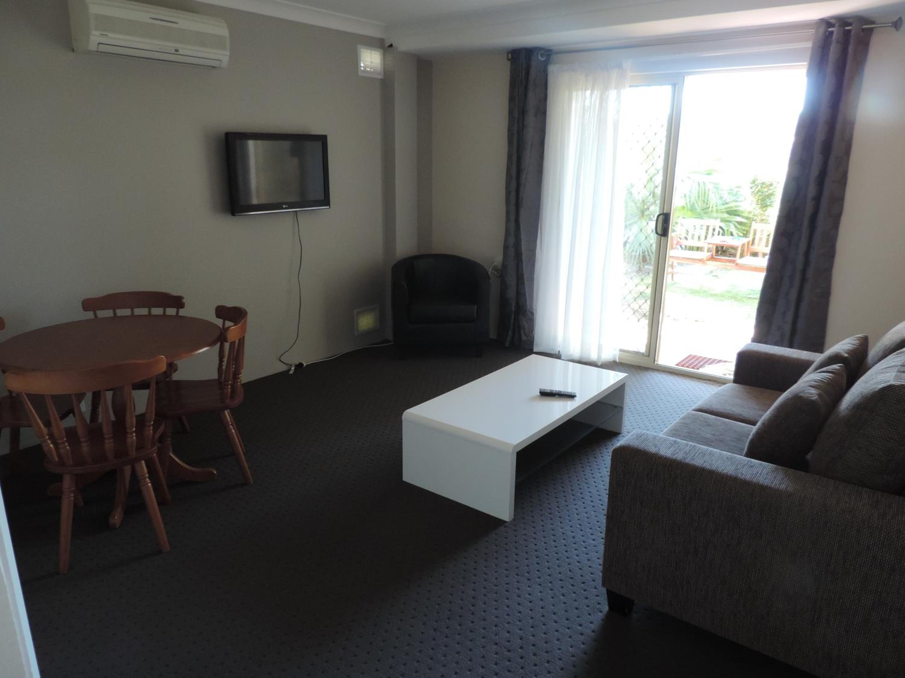One-Bedroom Suite - Photo 1