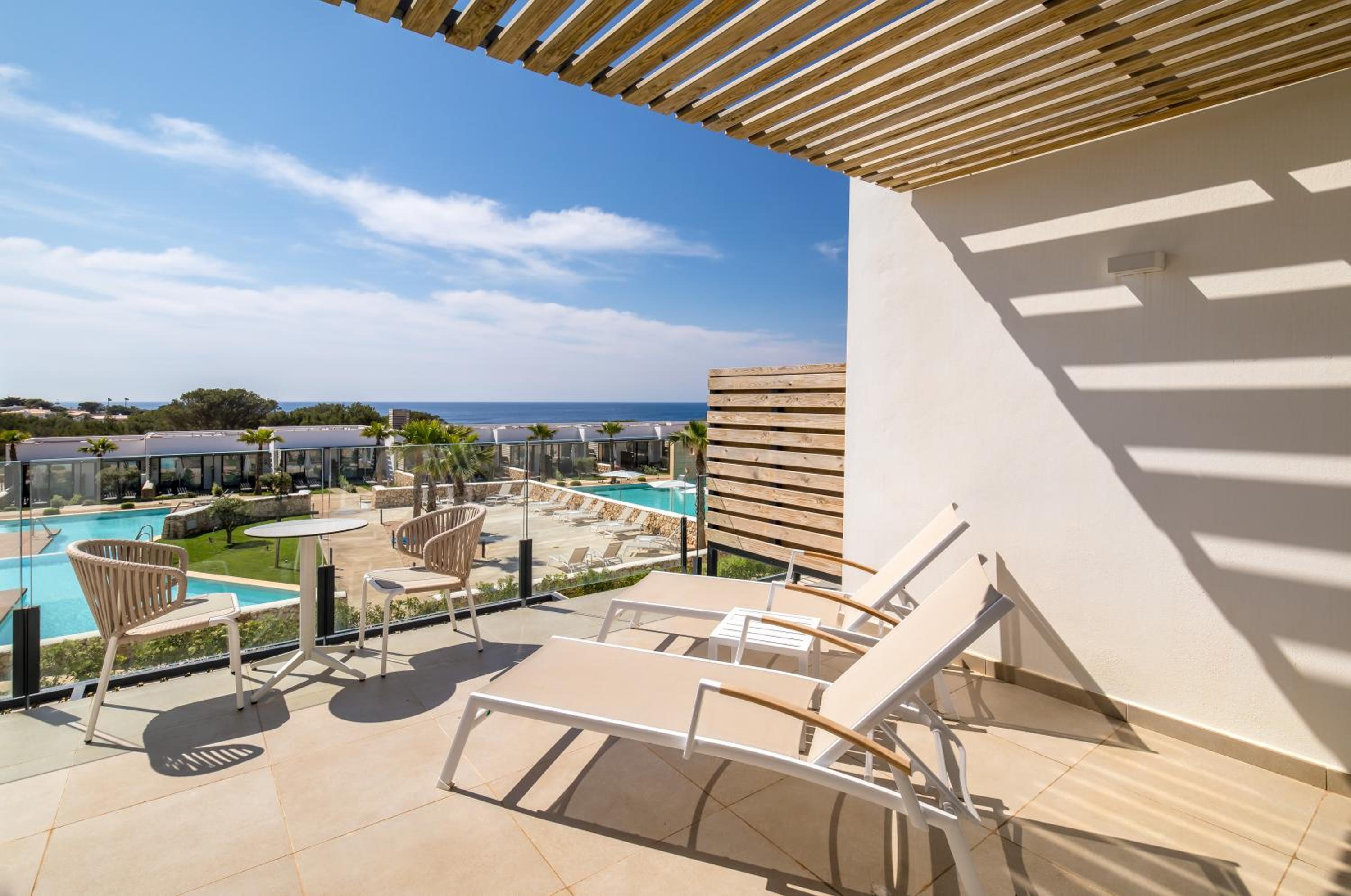 Suite Junior con Vista al Mar (2 adultos + 1 niño) photo