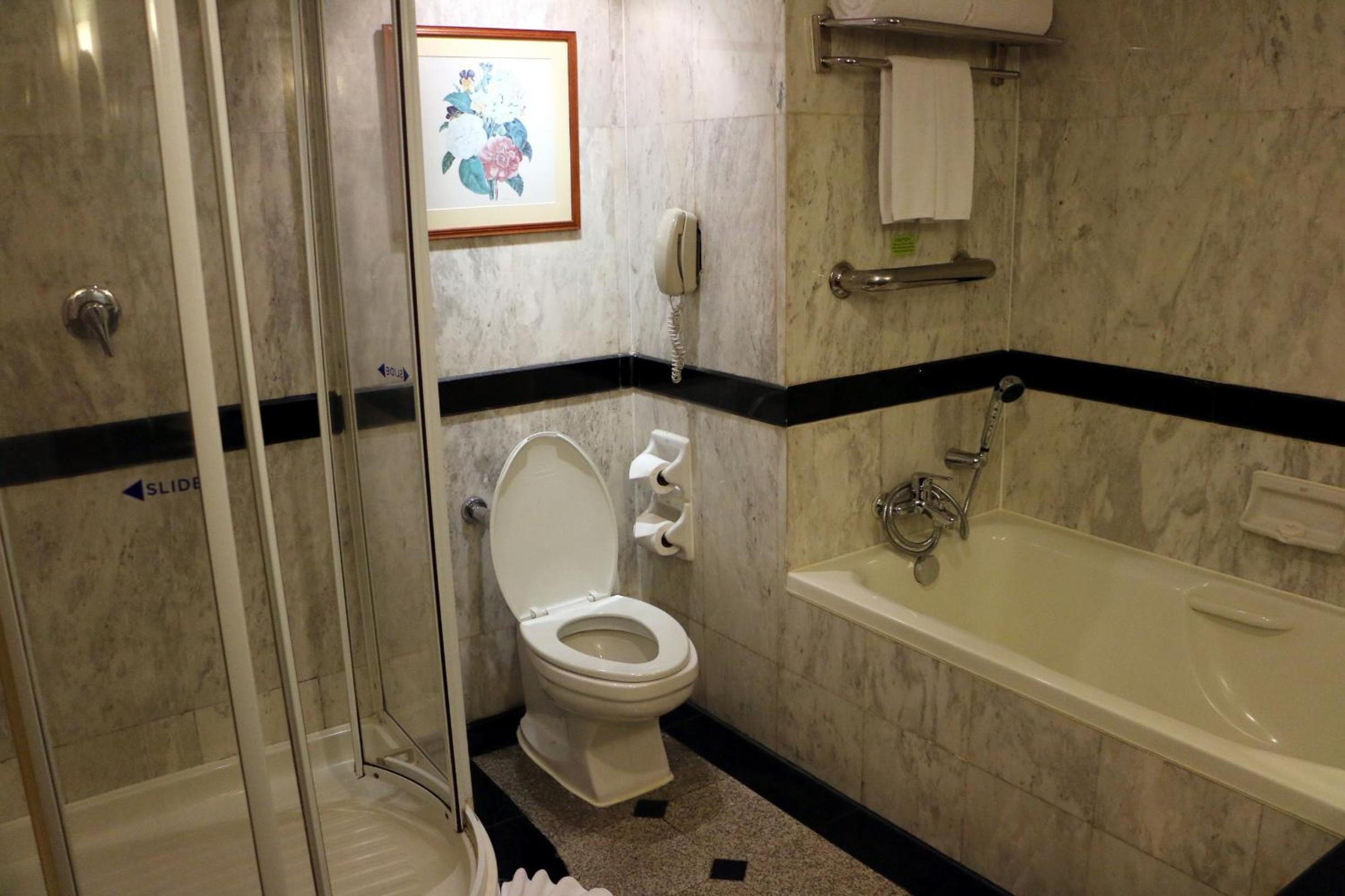 Deluxe King Room photo 3
