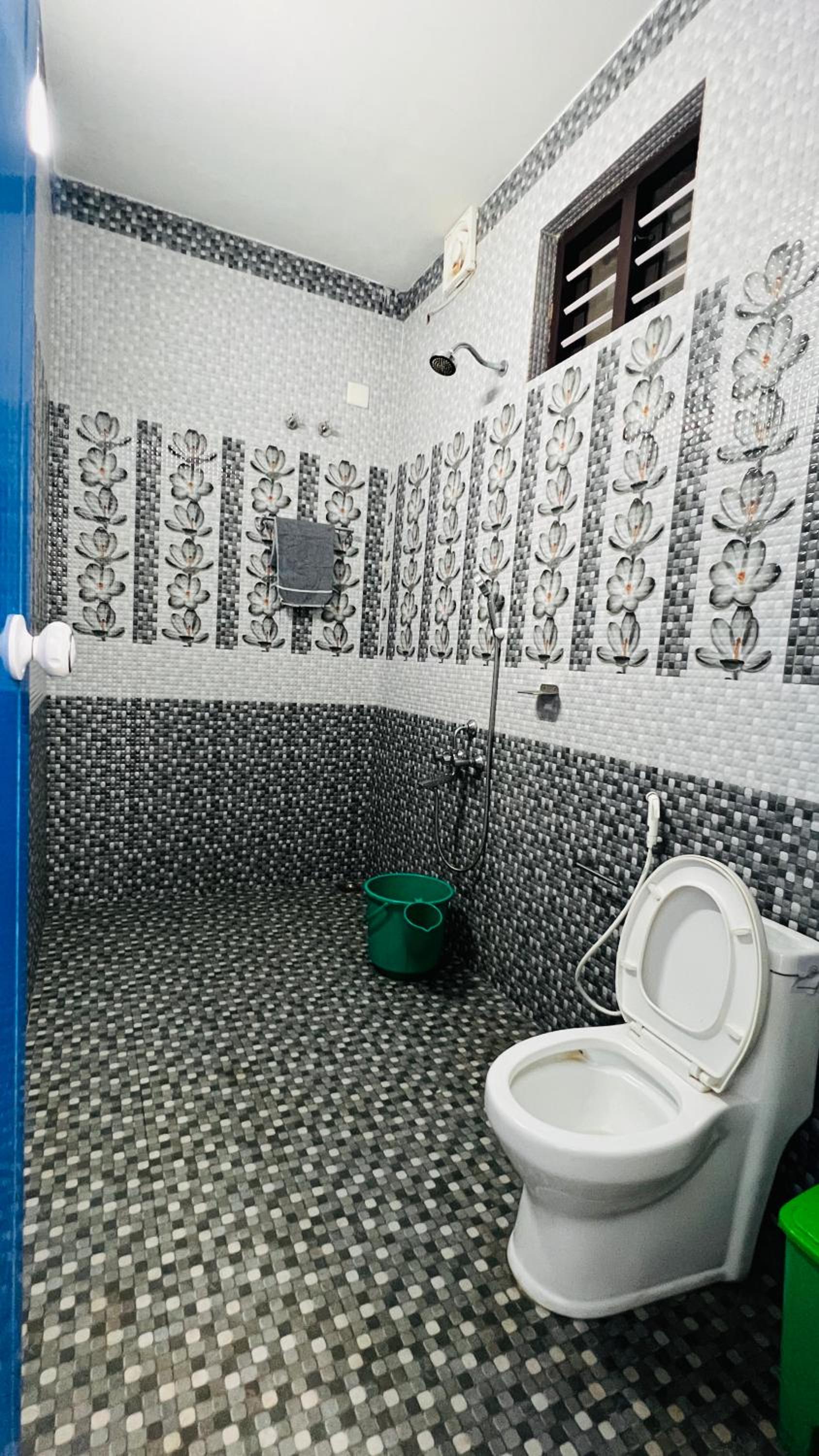 Deluxe Double Room (2 Adults + 1 Child) photo 2