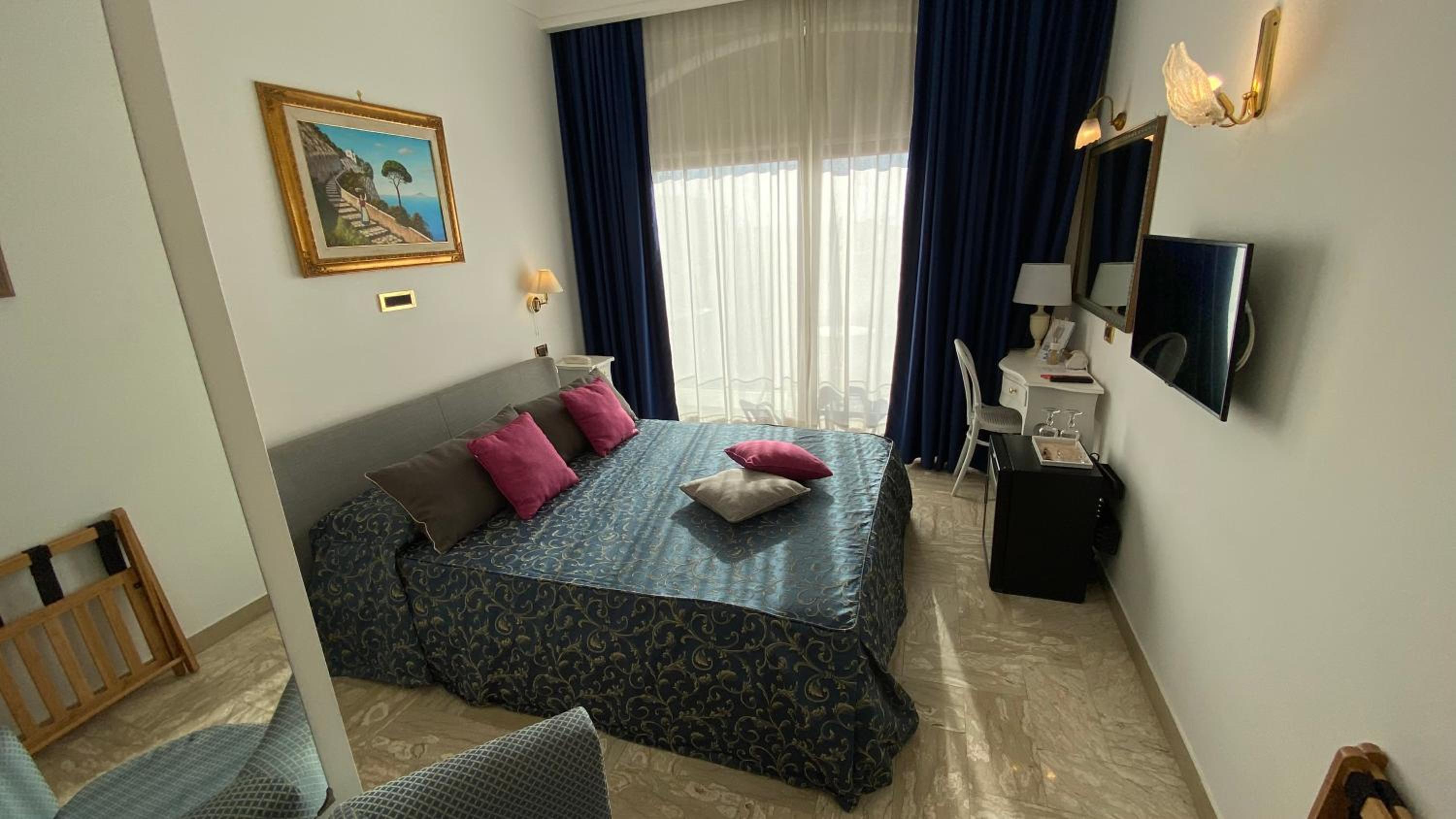 Superior Double or Twin Room with Pool View - Photo 1