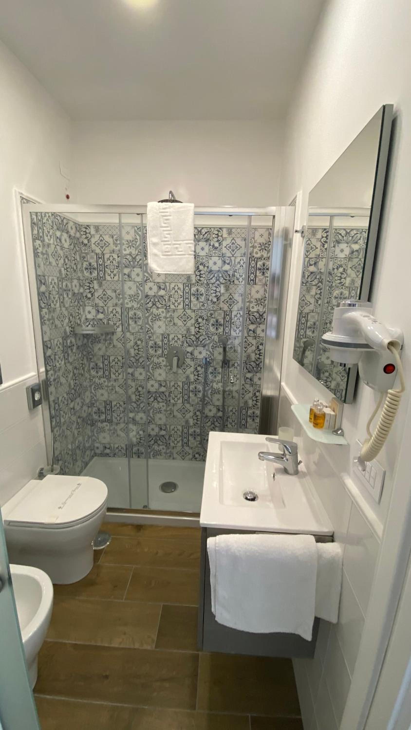 Superior Double or Twin Room with Pool View - Photo 2