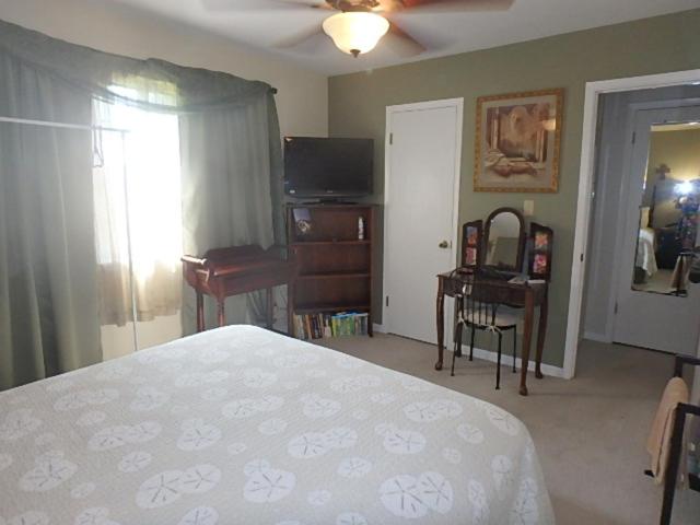 Queen Room photo 1