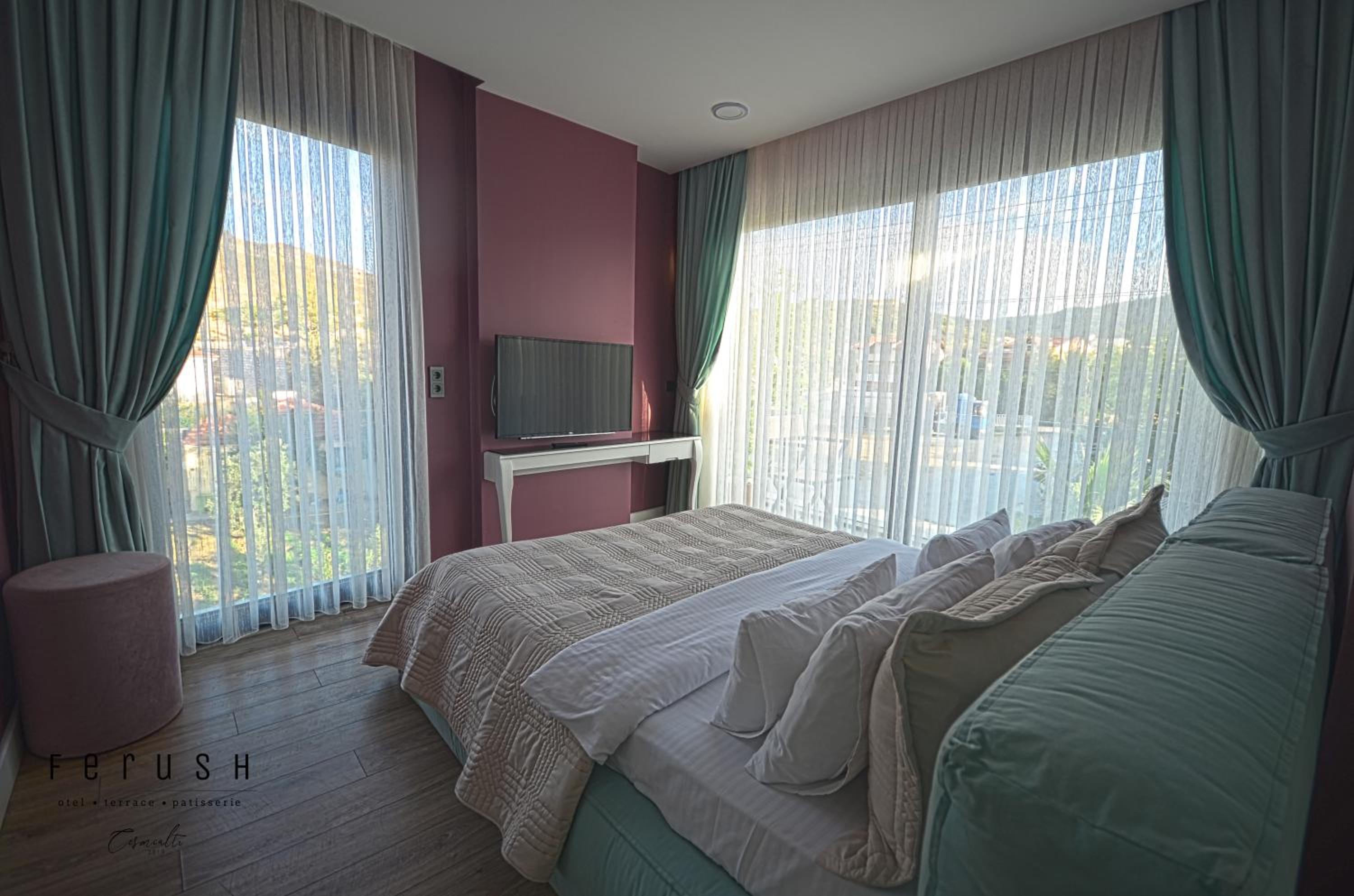 Family Suite with Balcony - Photo 3