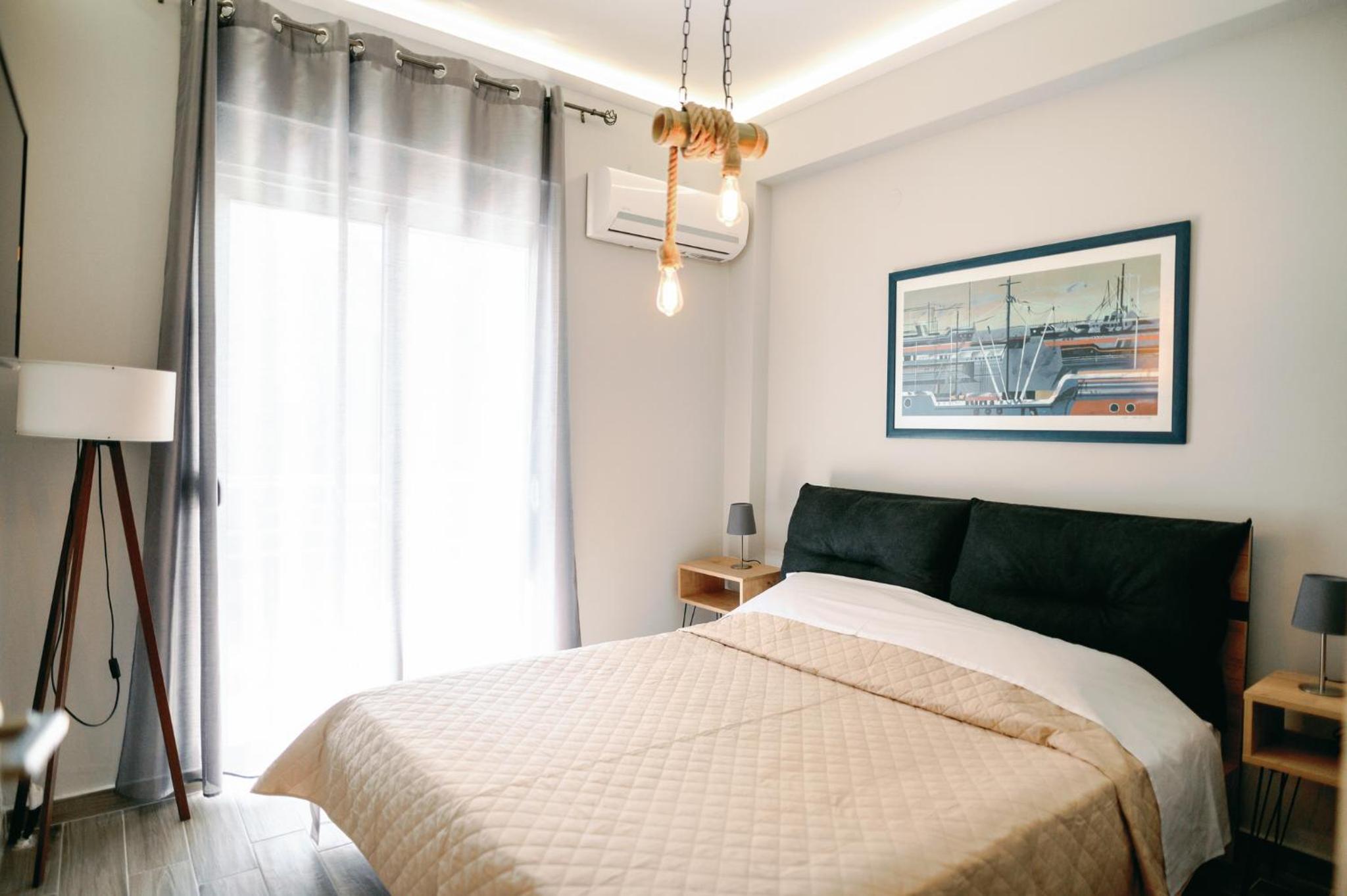 One-Bedroom Apartment - Photo 1