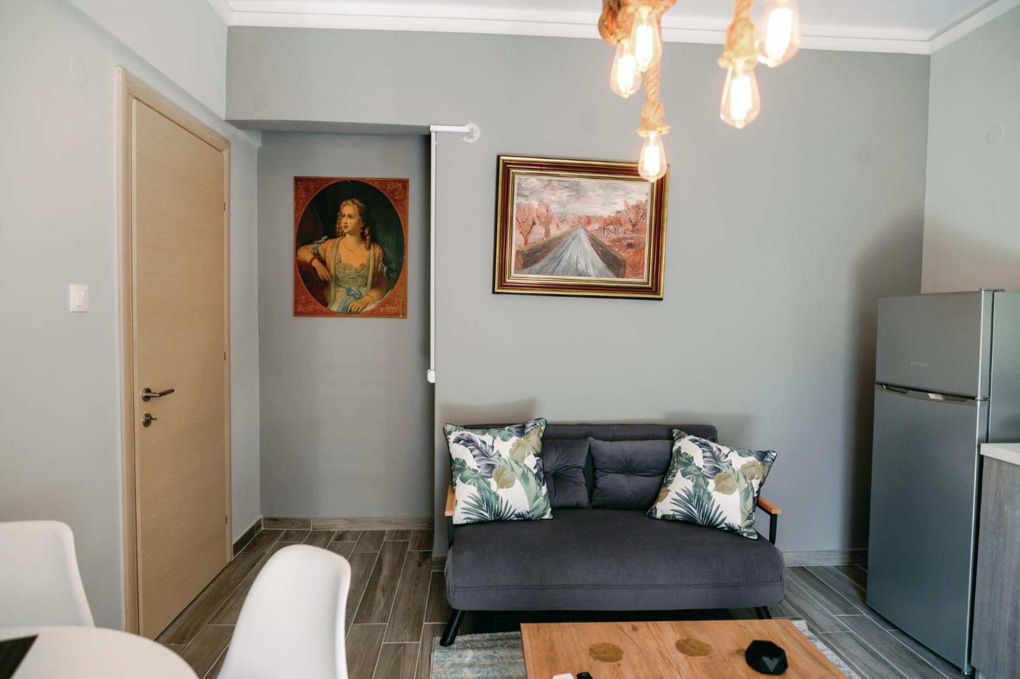 One-Bedroom Apartment - Photo 14