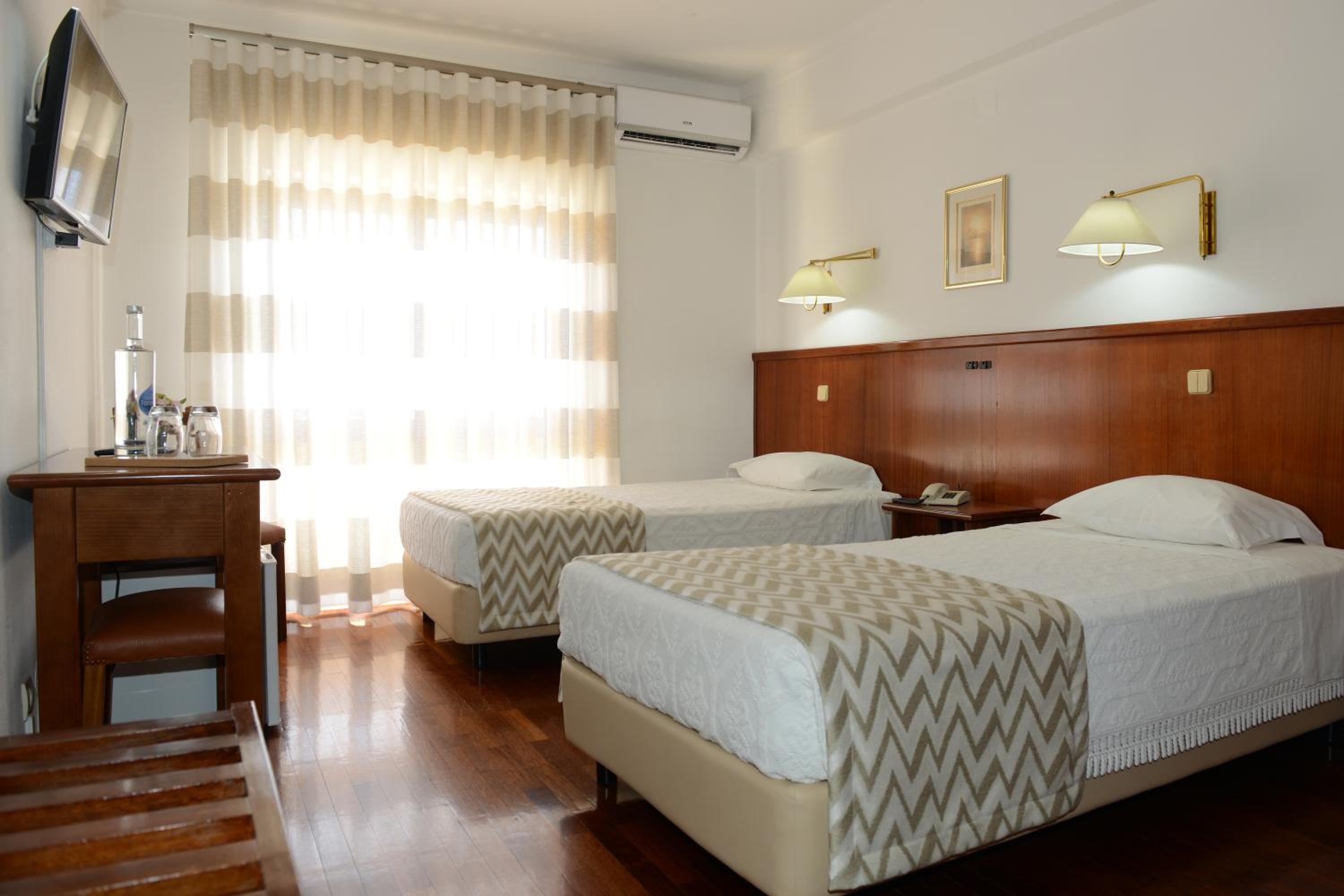 Twin Room - Photo 1