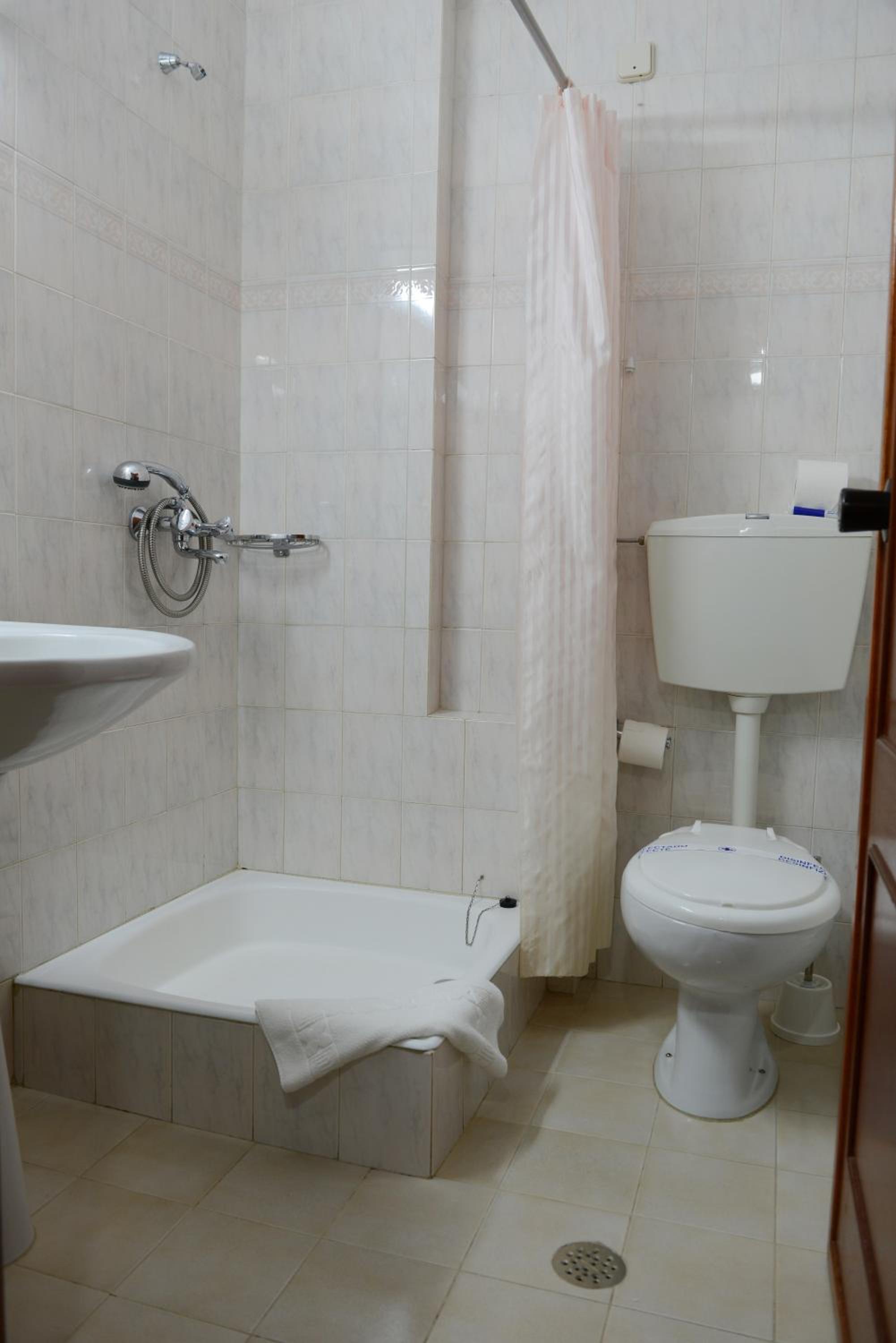 Triple Room with Double Bed - Photo 4