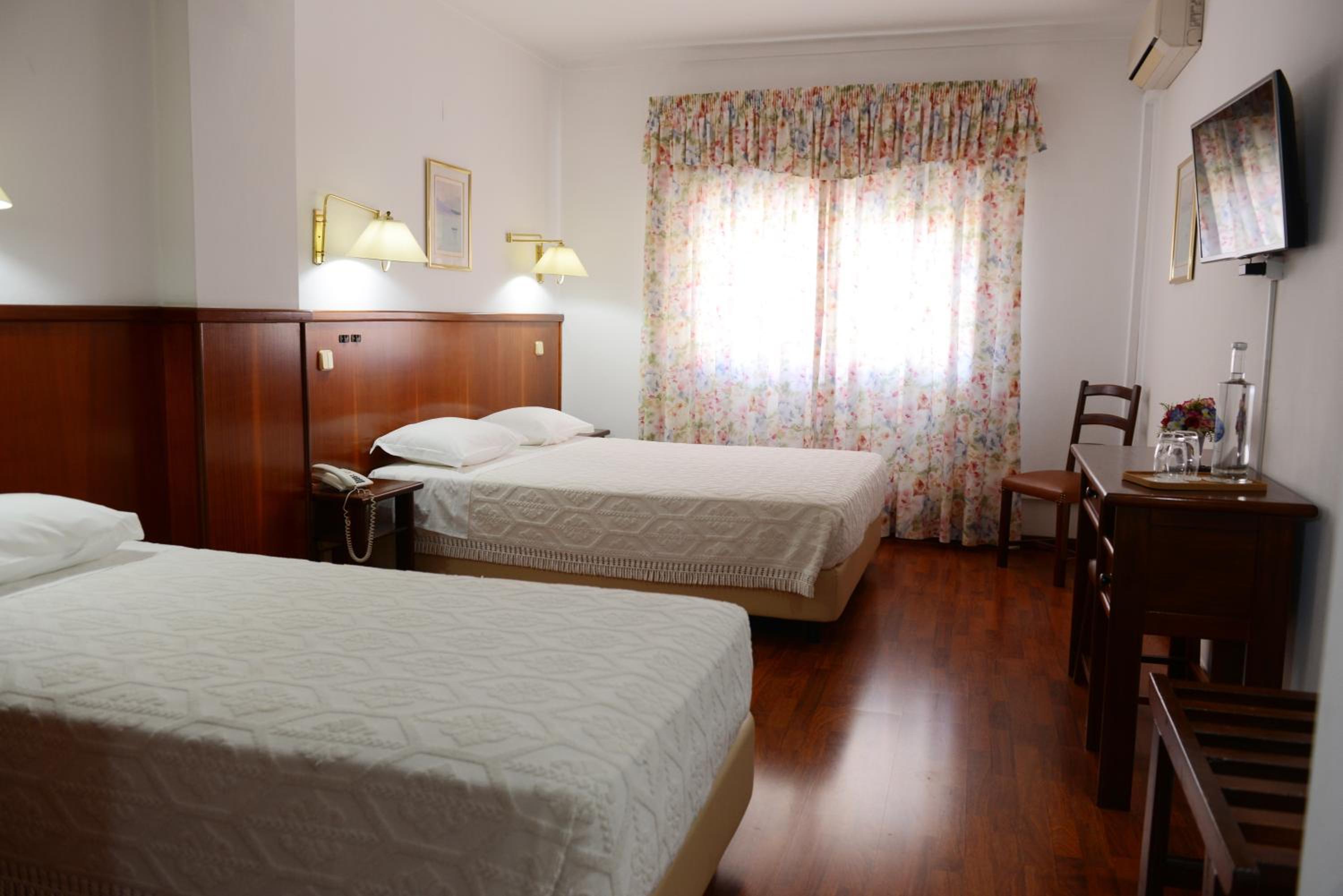 Triple Room with Double Bed - Photo 1