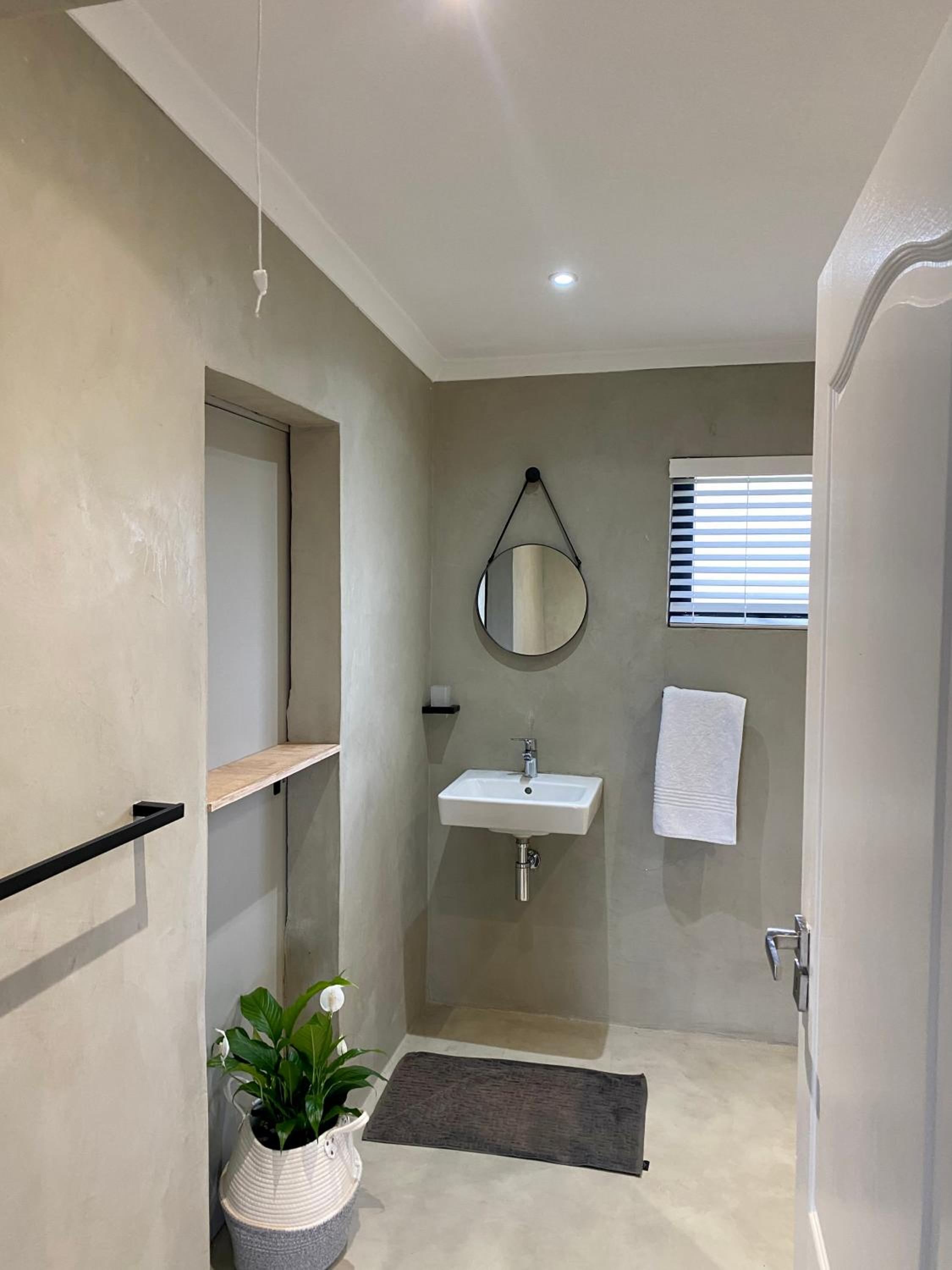 Four-Bedroom House - Photo 37