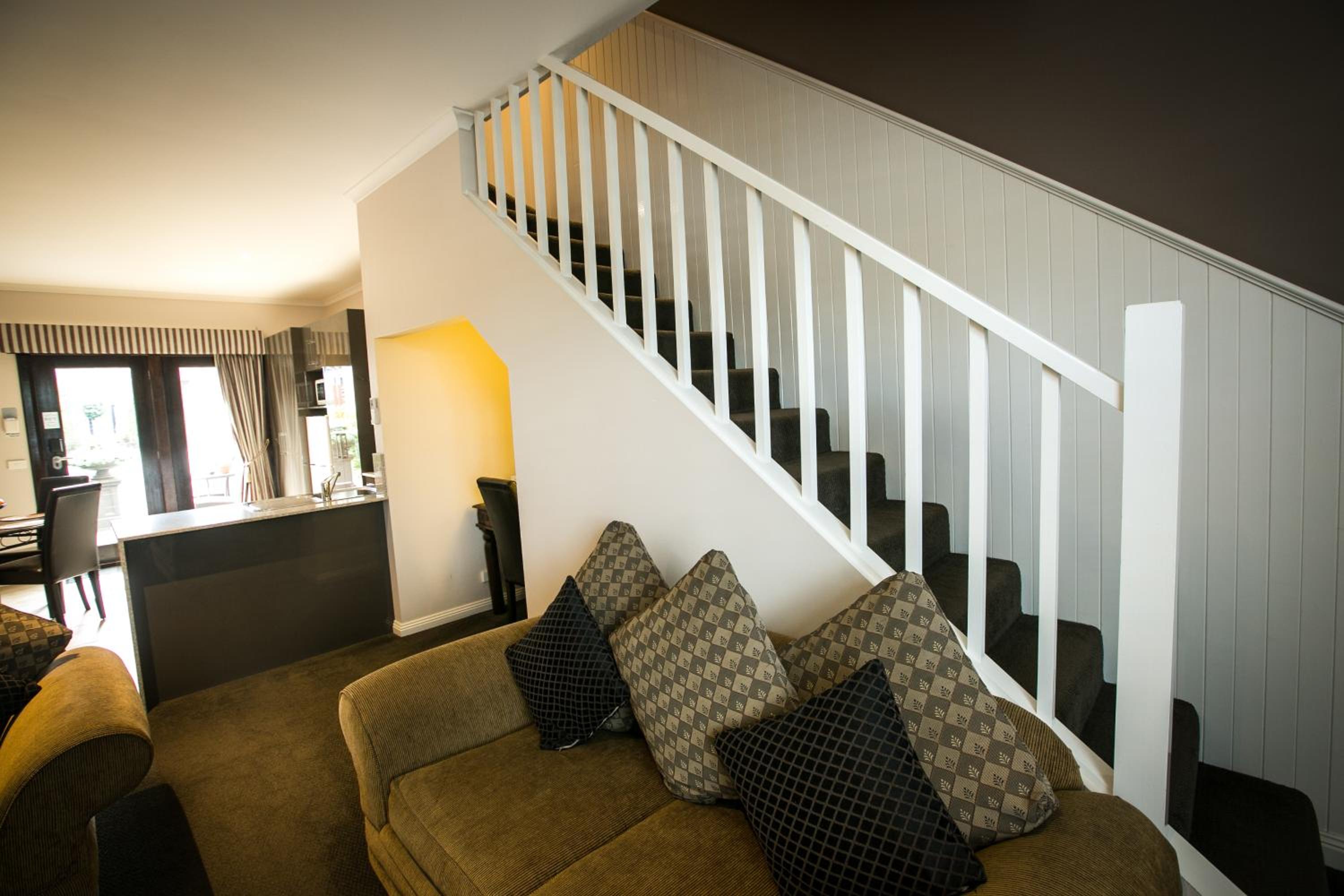 Two-Bedroom Apartment - Photo 3