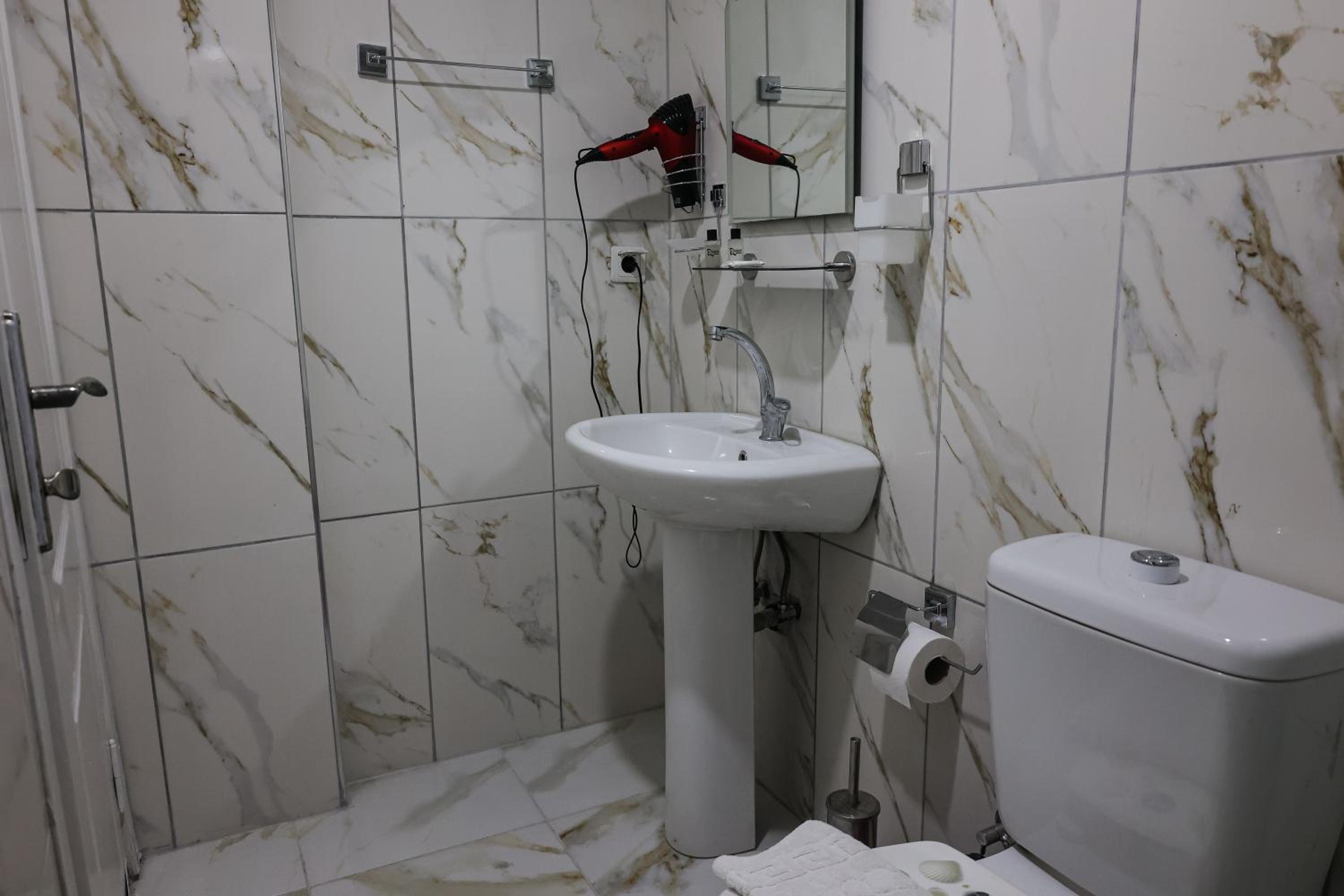 Small Single Room photo 2