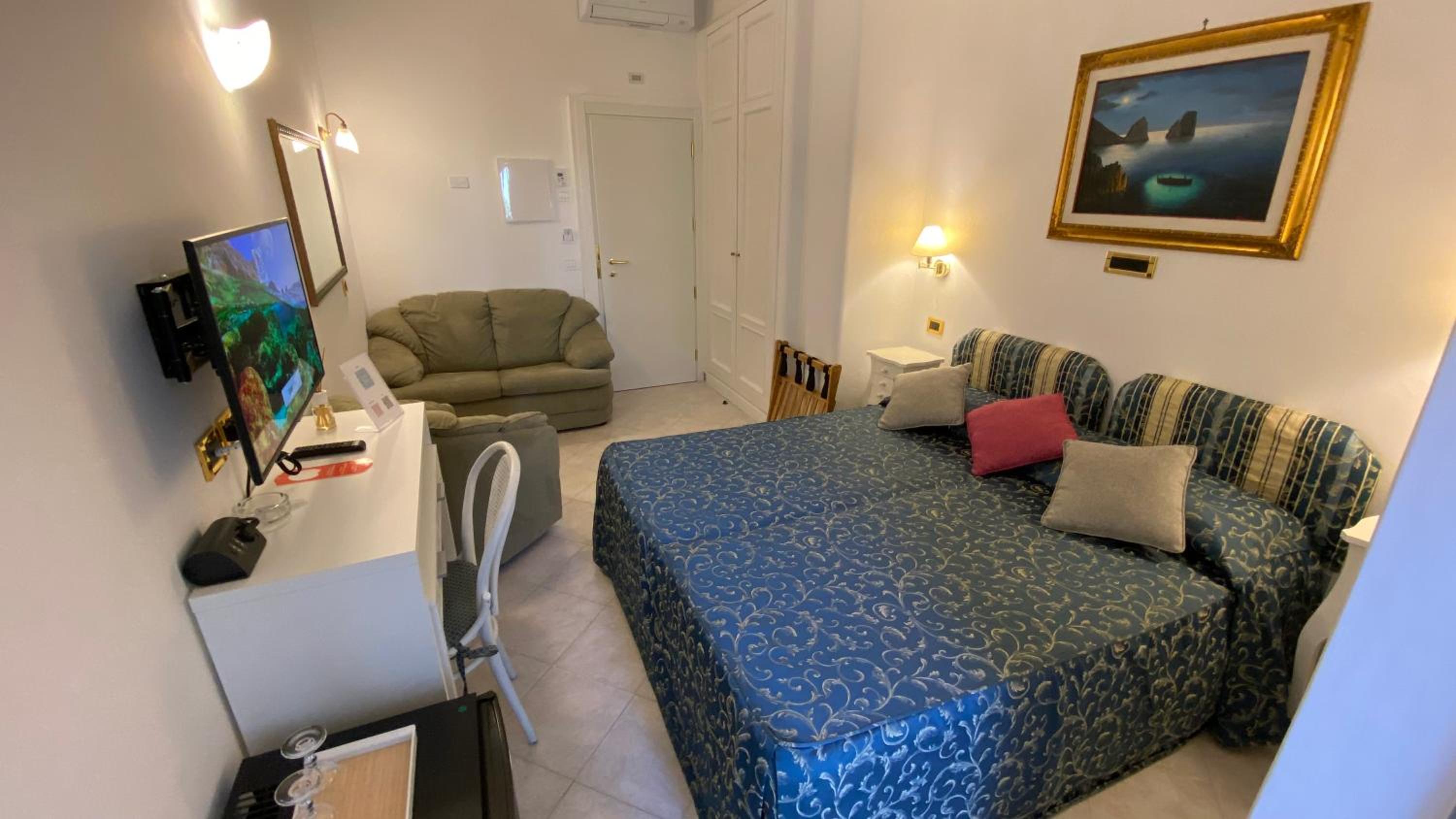 Double or Twin Room - Photo 1