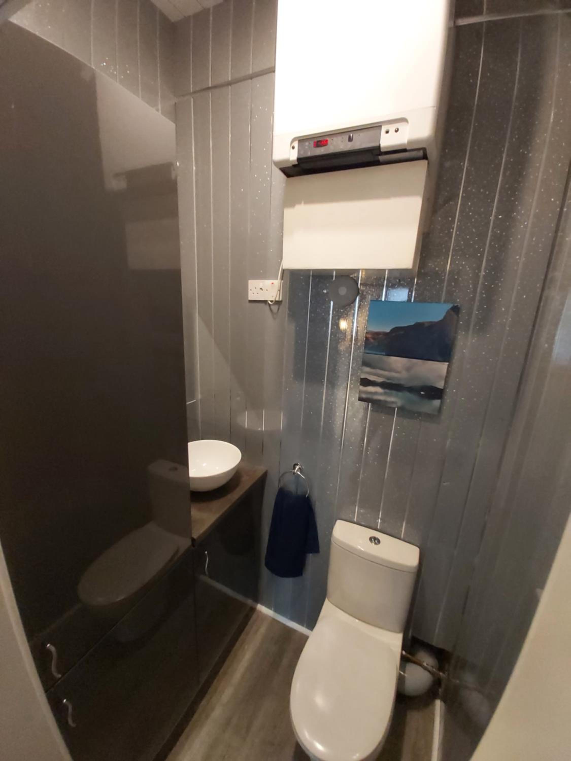 One-Bedroom Apartment - Photo 3