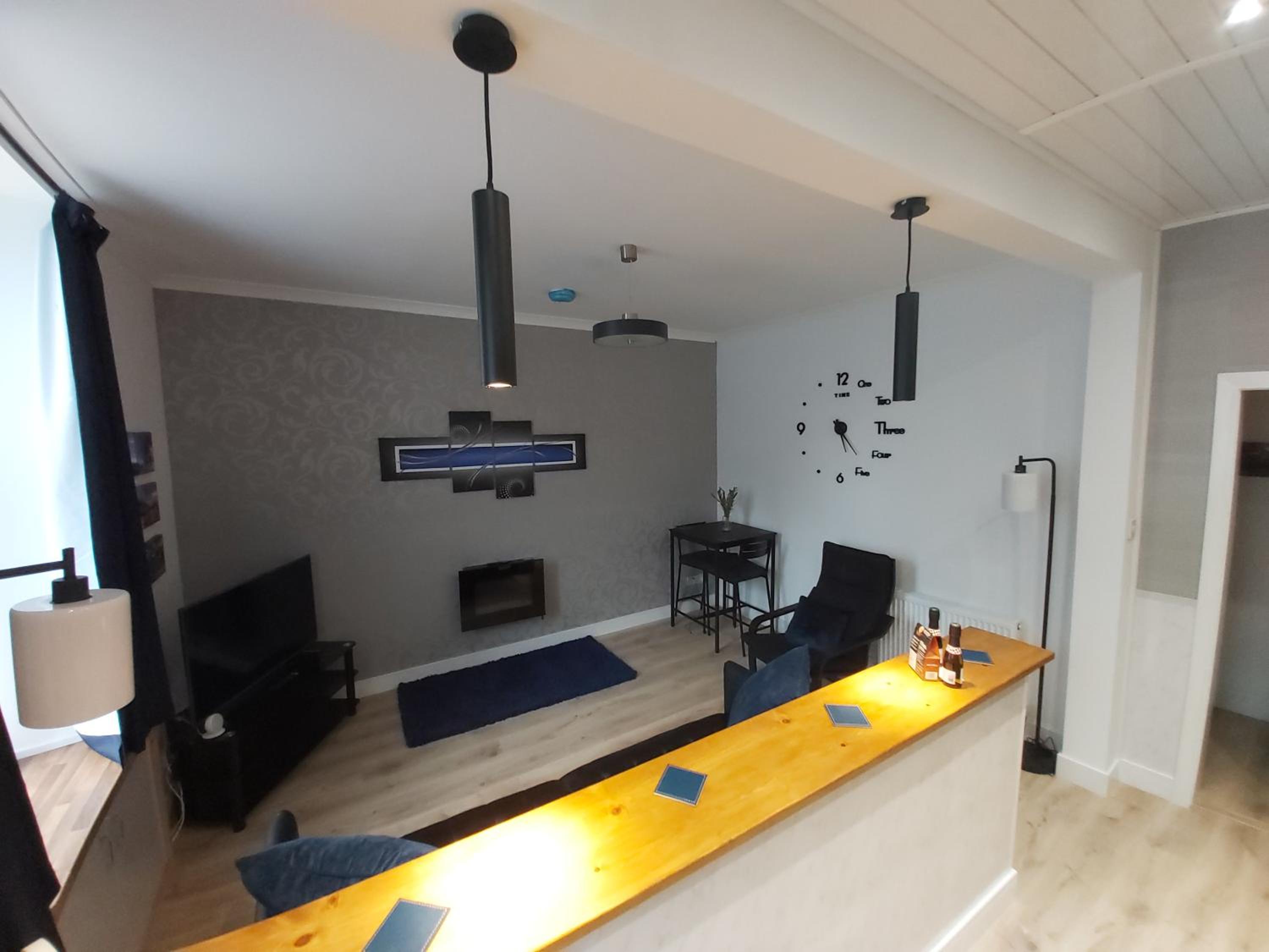 One-Bedroom Apartment - Photo 7